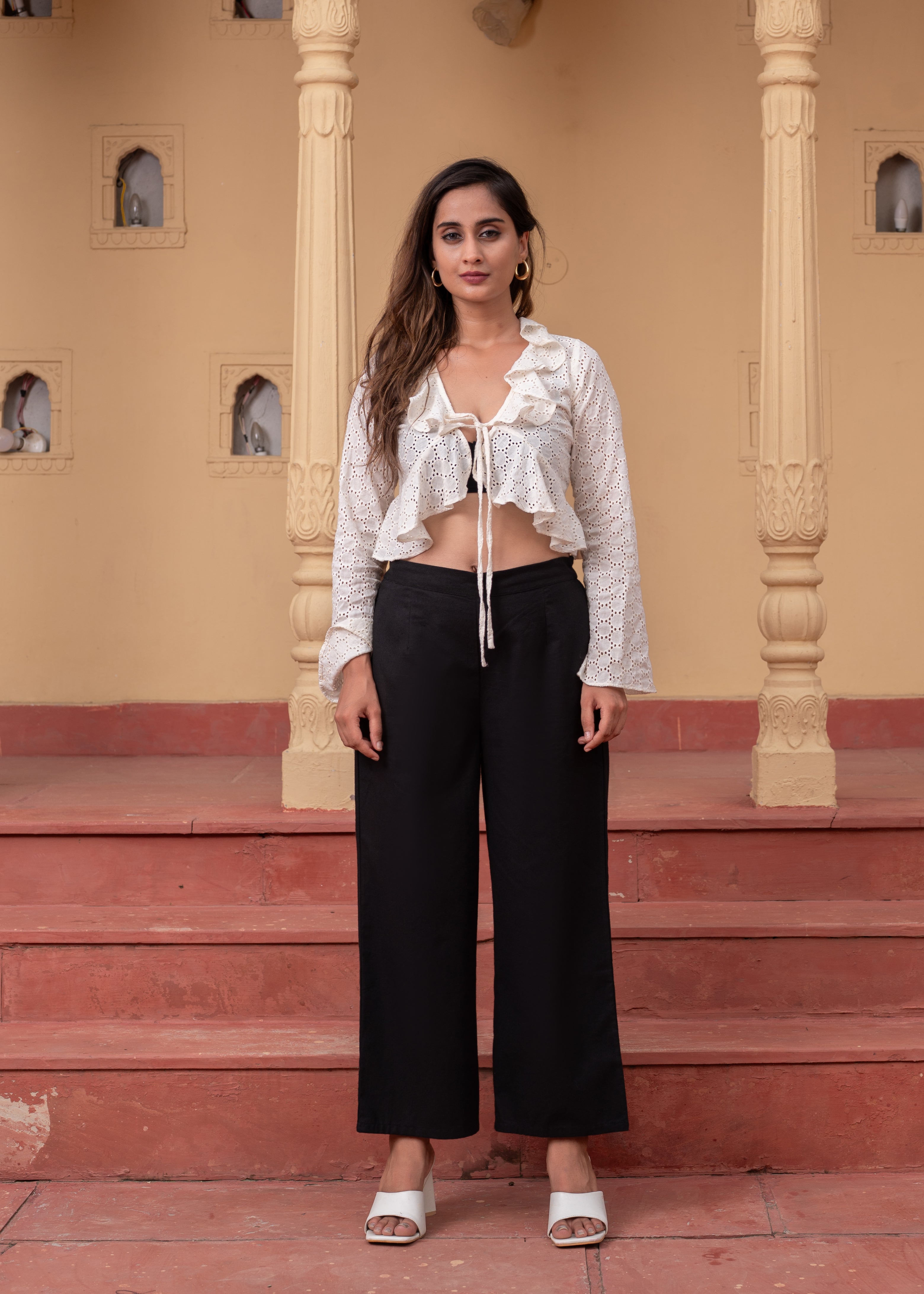 Women's Black Solid Straight Cotton Pant with Pocket