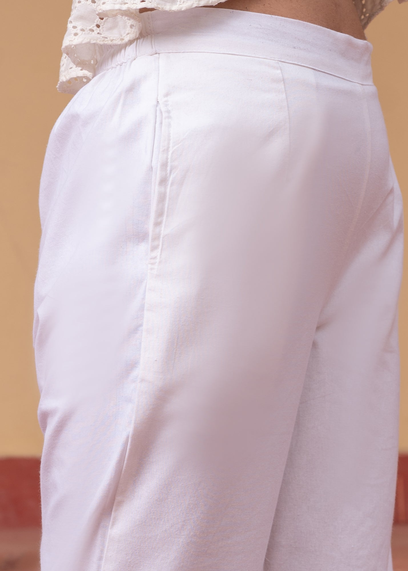 Women's White Solid Straight Cotton Pant with Pocket