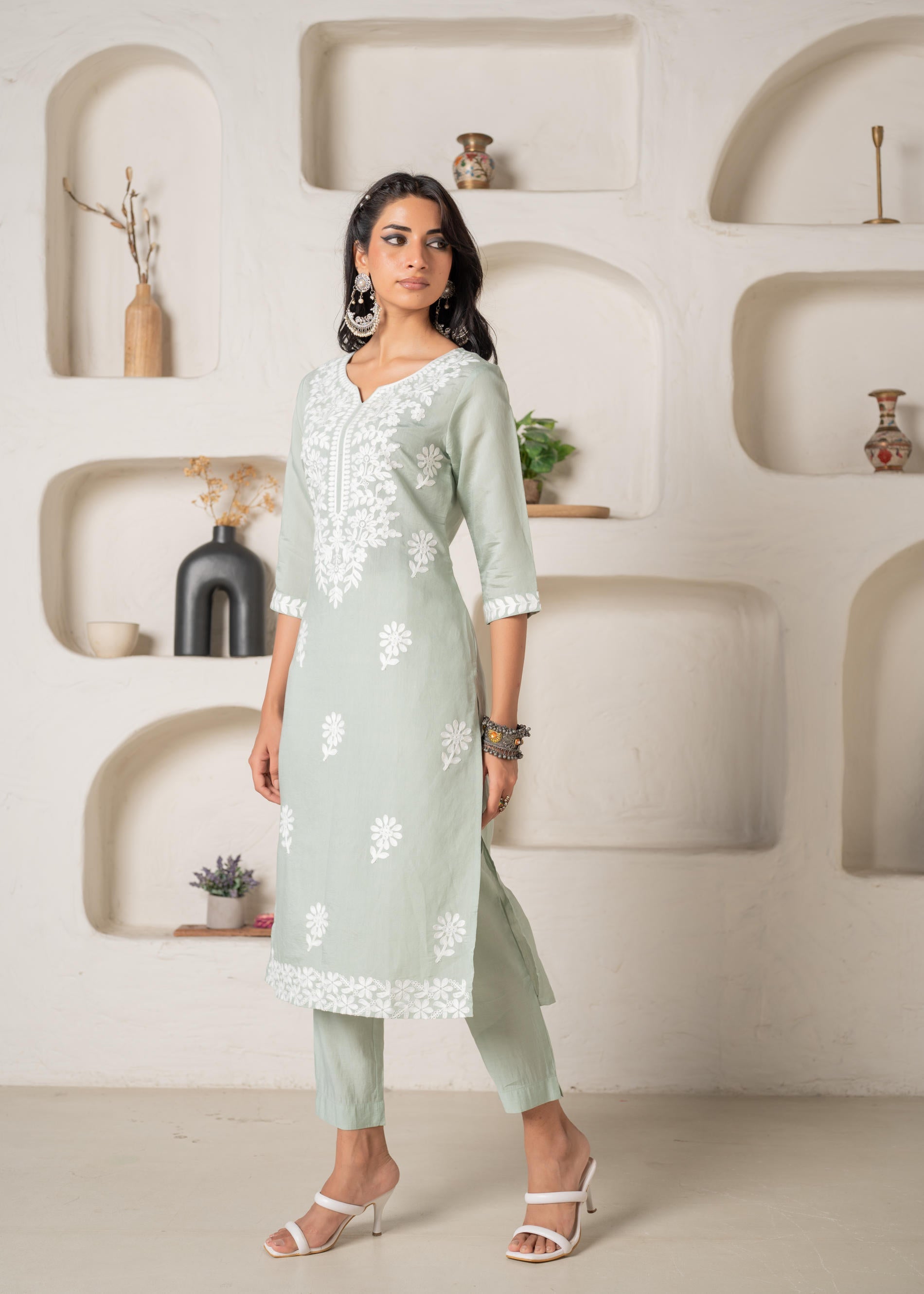 Mint Solid Embroidered Straight Kurta Pant Set with Thread Work