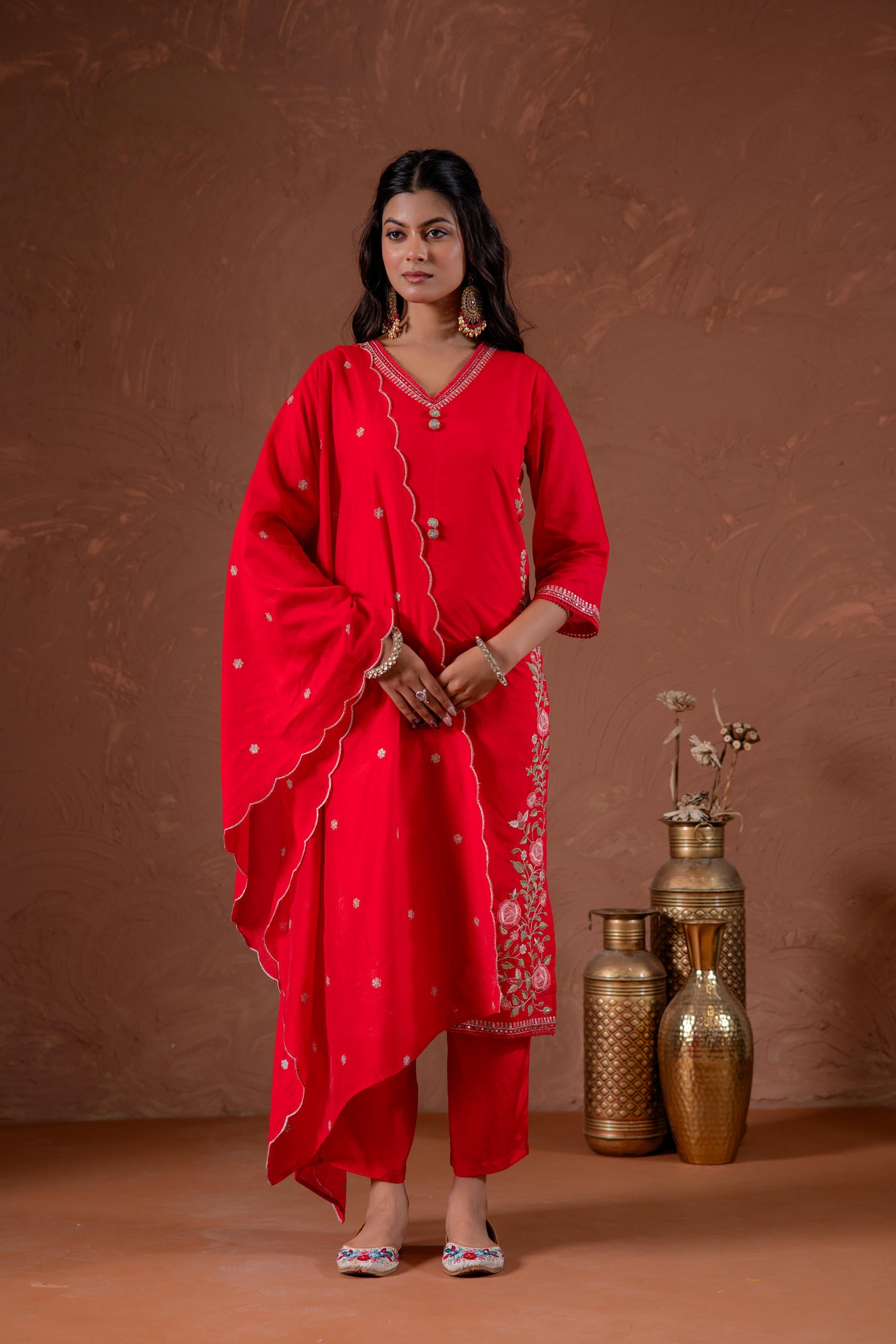 Red Anmadearkali Kurta Set With Embroidery And Scallop Hemline