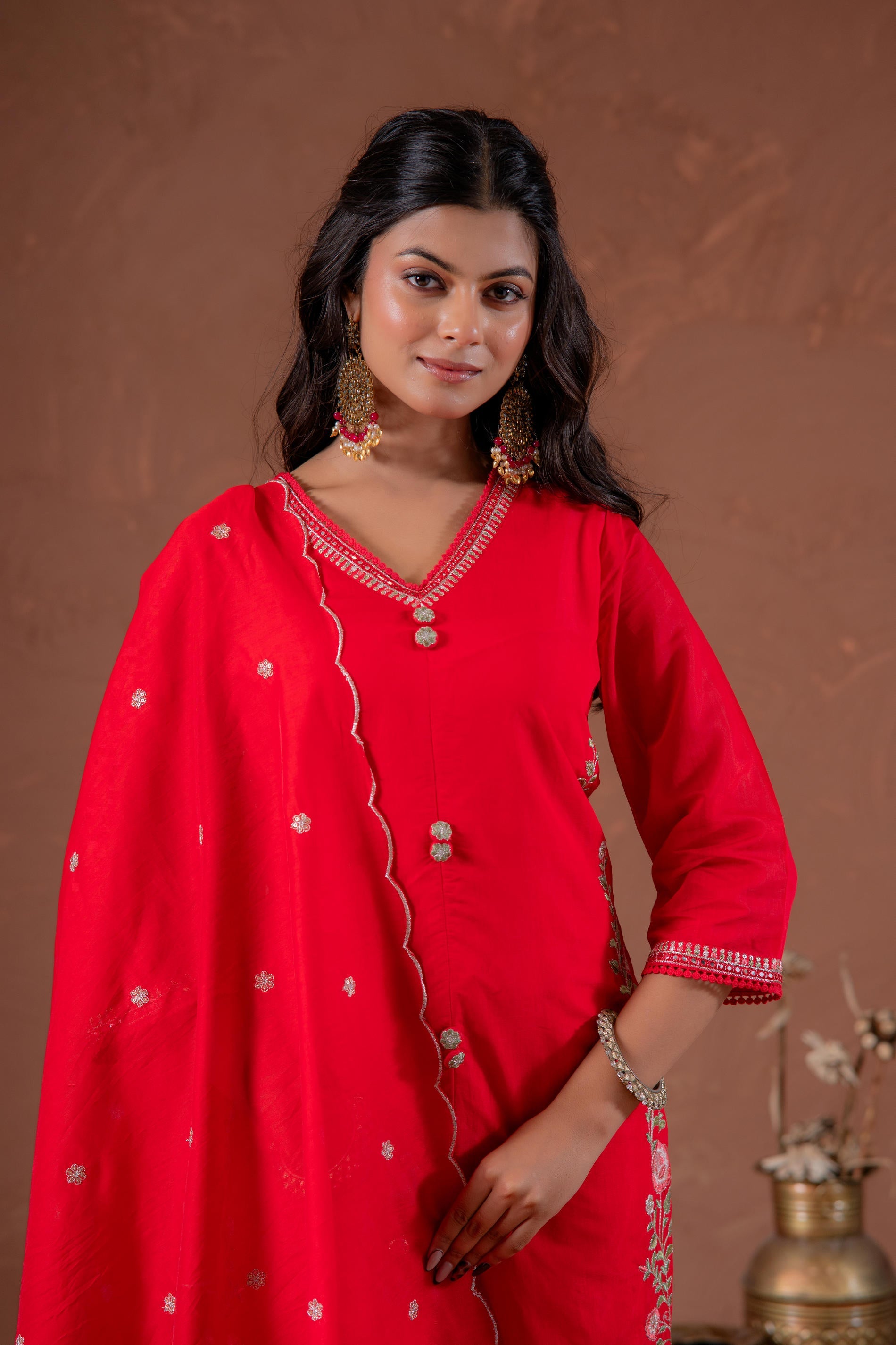 Red Anmadearkali Kurta Set With Embroidery And Scallop Hemline