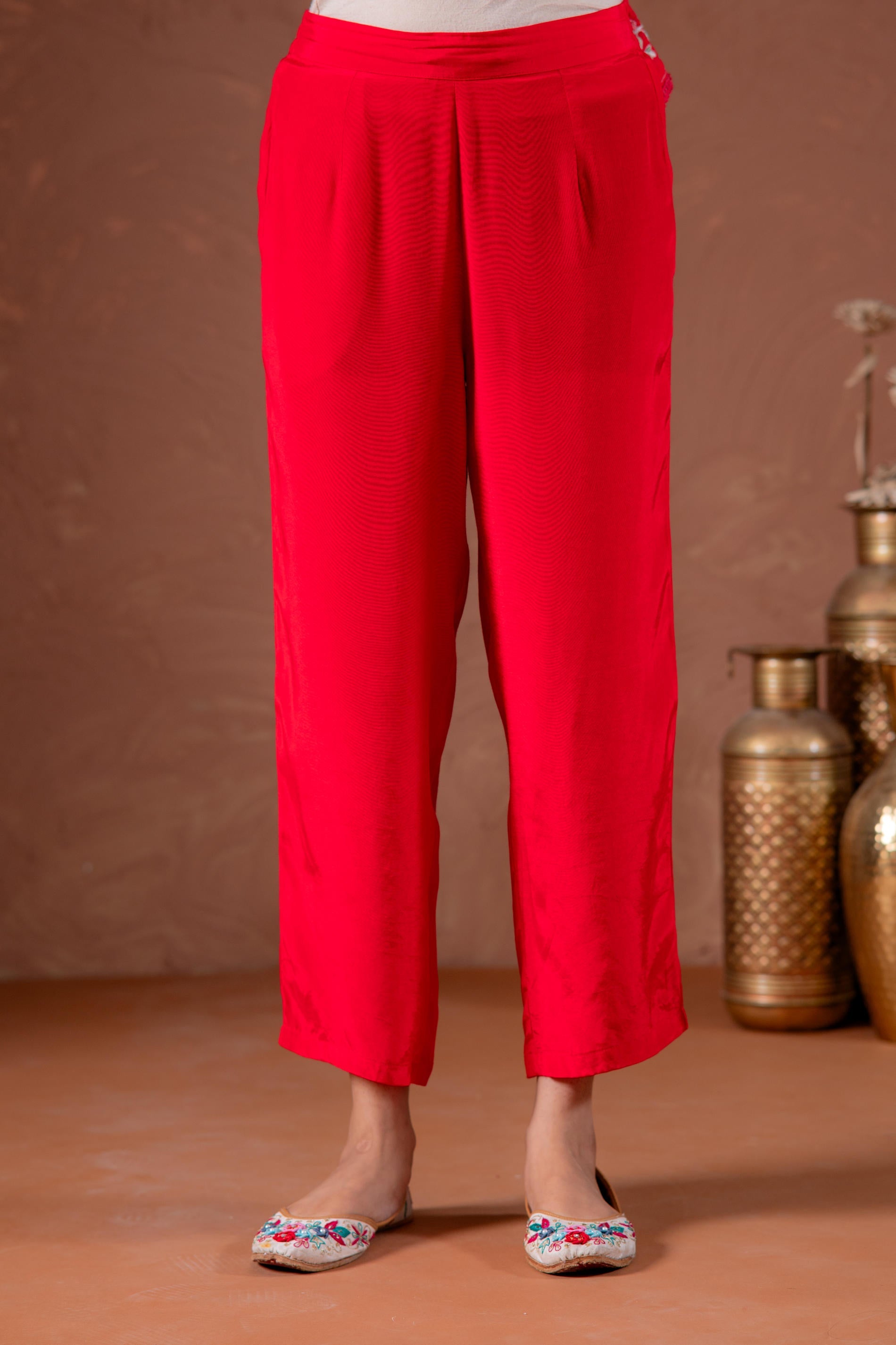 Red Anmadearkali Kurta Set With Embroidery And Scallop Hemline