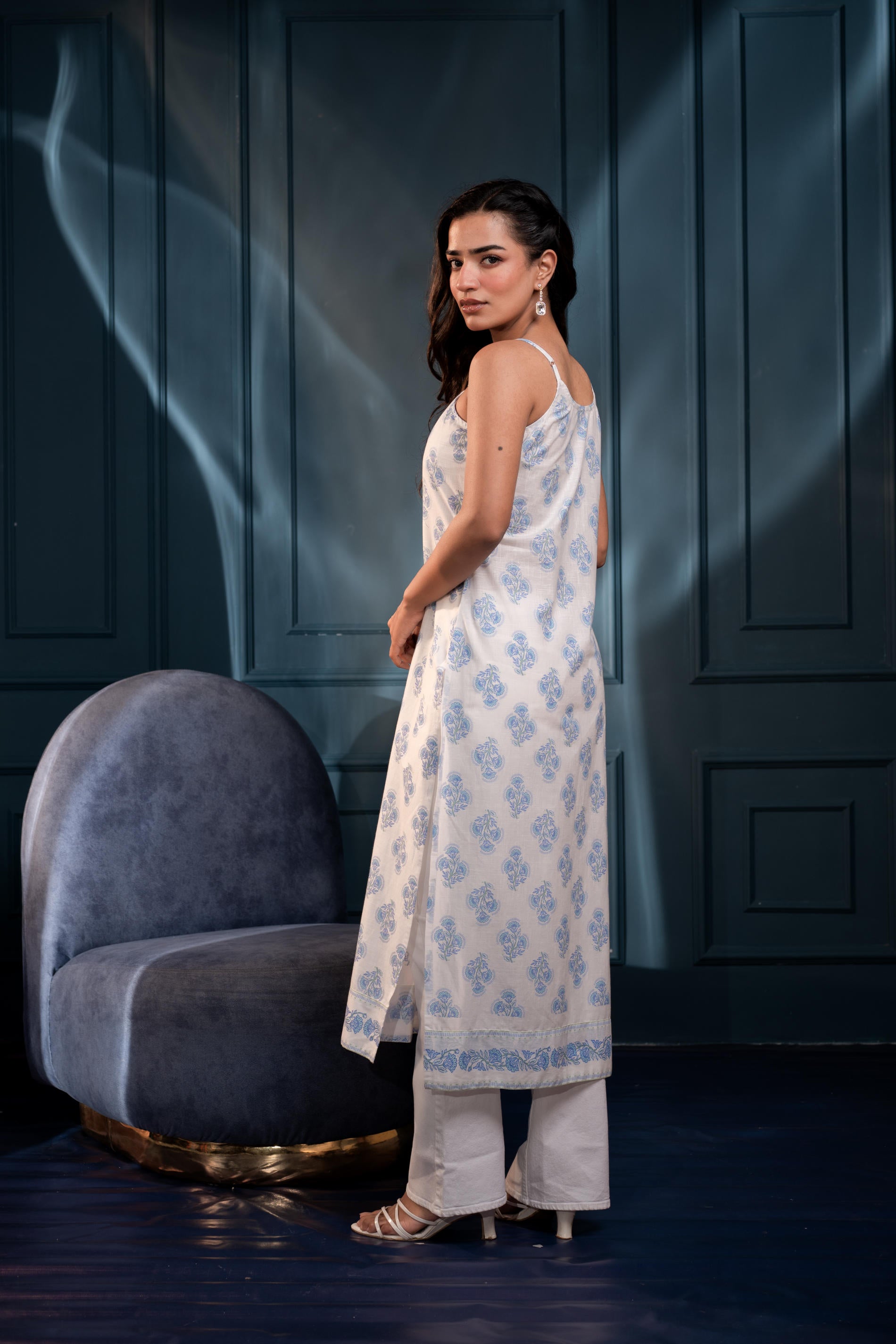 Women's Teal Blue & Grey Floral Cotton Sleeveless Kurta