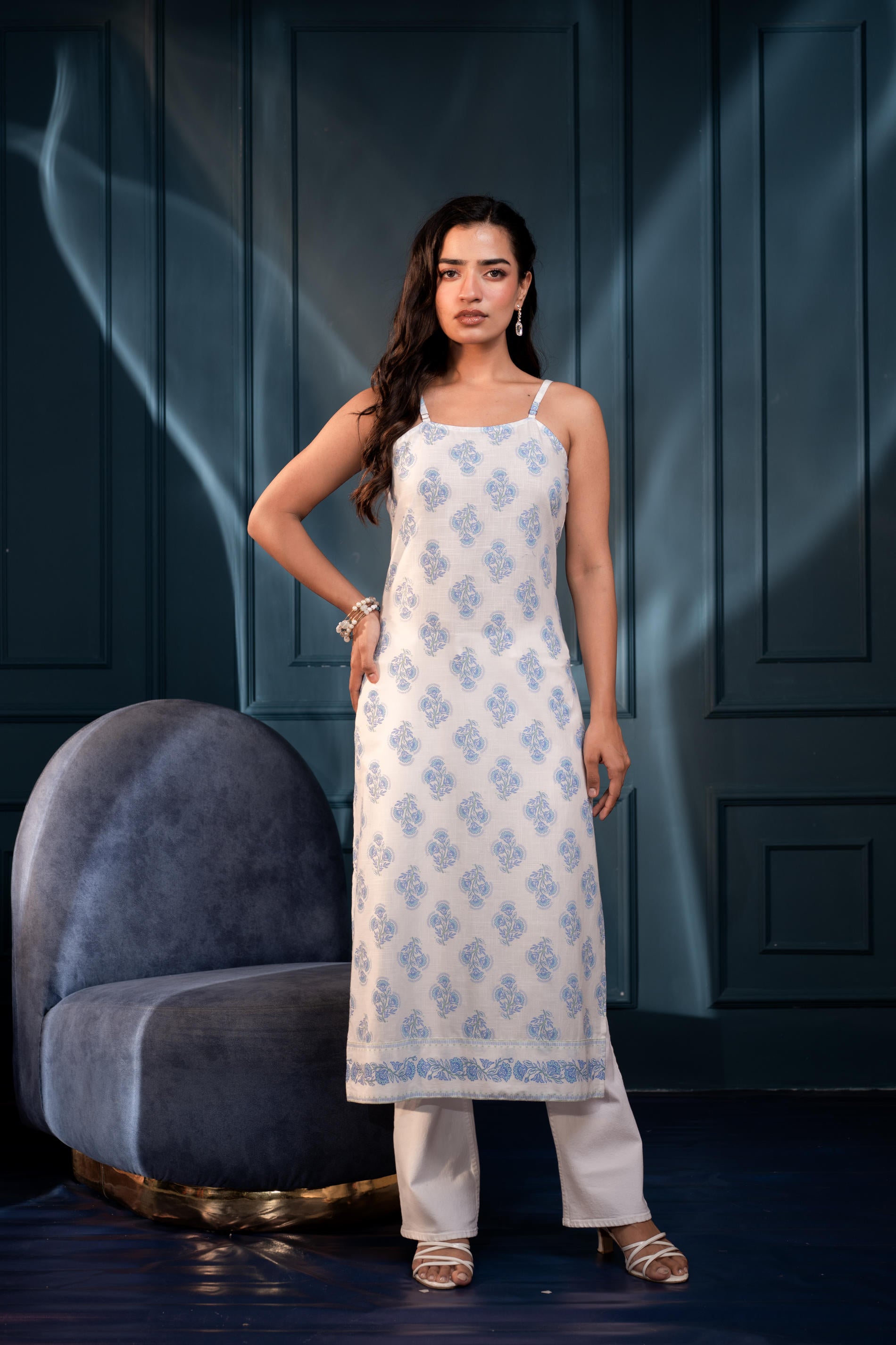 Women's Teal Blue & Grey Floral Cotton Sleeveless Kurta