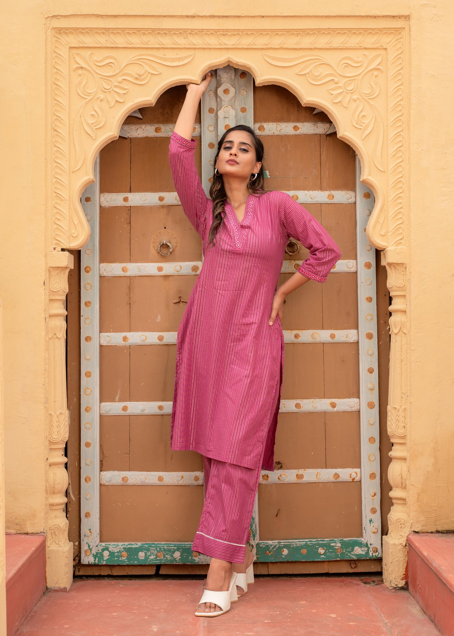 Women's Pink Striped Cotton Kurta & Pants Co-ord Set with Thread and Mirror Work