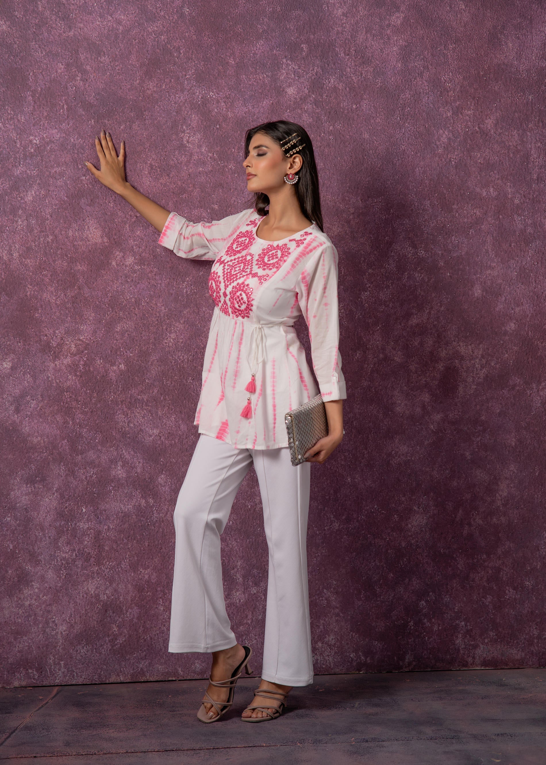 Women's pink Cotton Tunic with Thread & Mirror Work