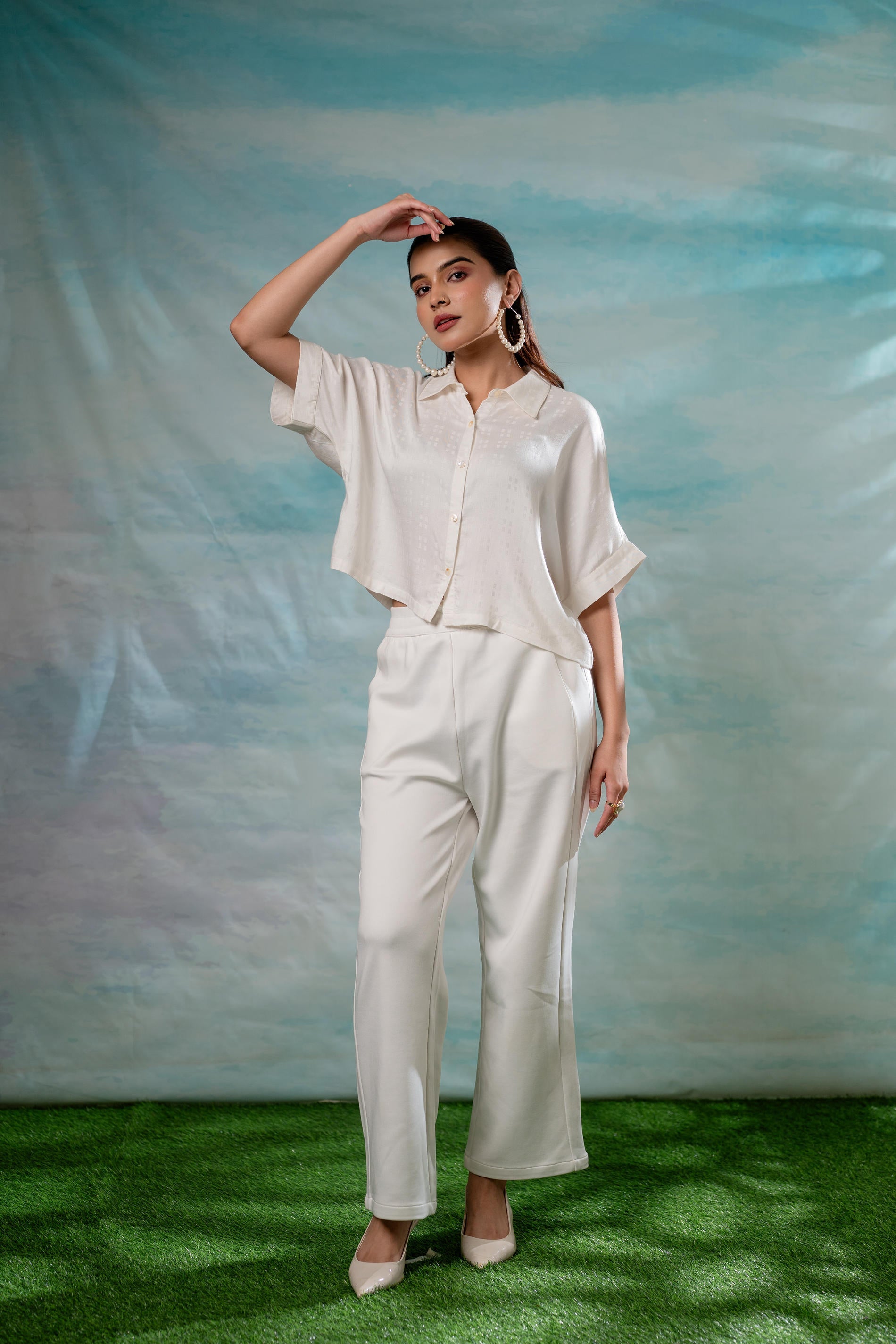 Lamora Off-White Minimal Textured Boxy Shirt