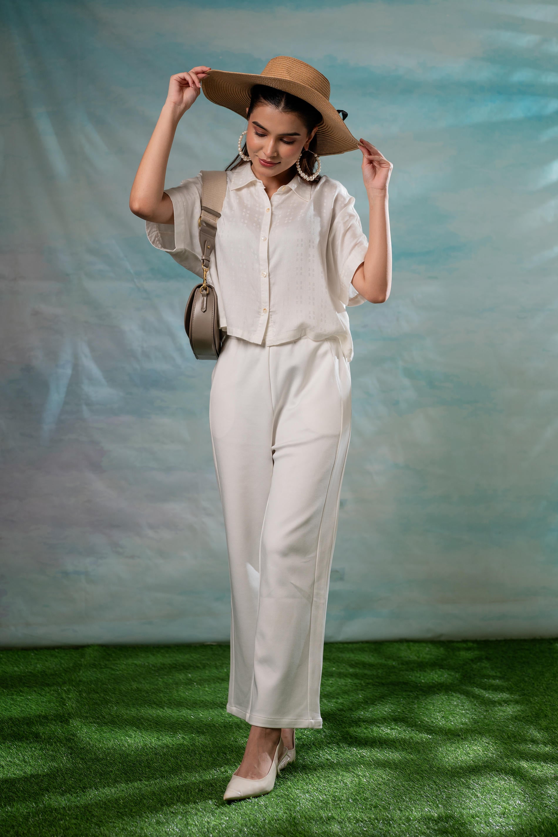 Lamora Off-White Minimal Textured Boxy Shirt