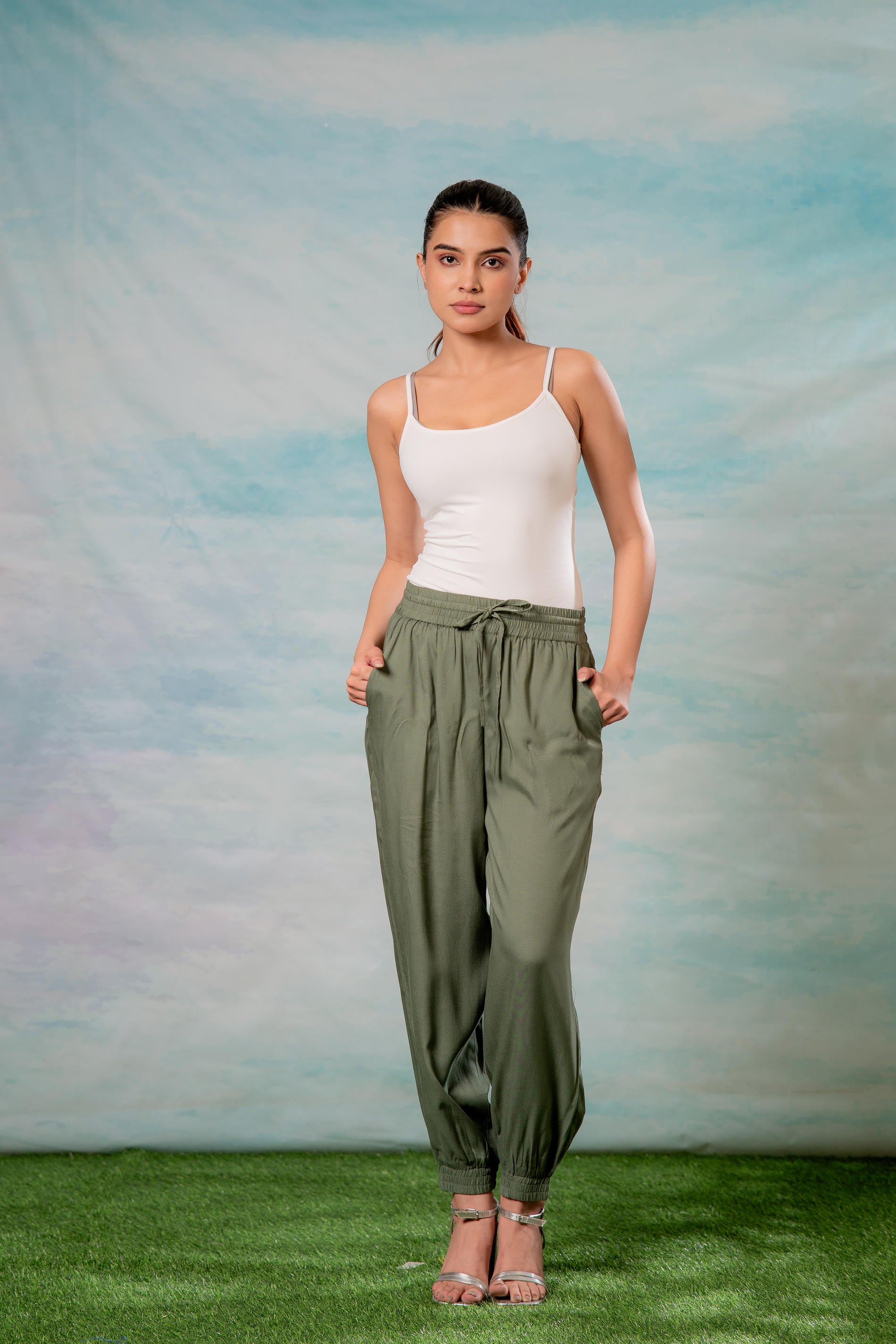 Lamora Women’s Olive Green Drawstring Jogger Pants