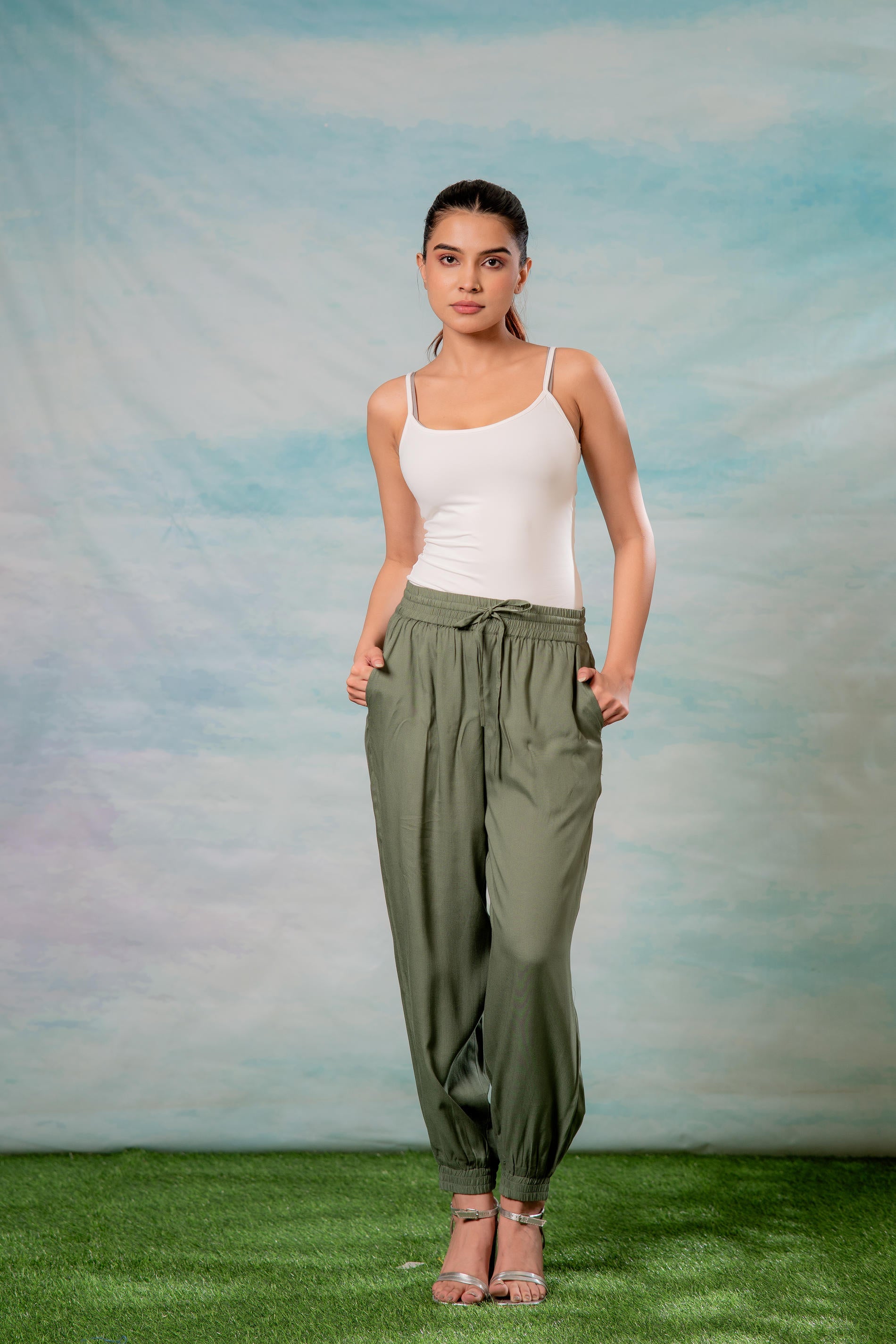 Lamora Women’s Olive Green Drawstring Jogger Pants