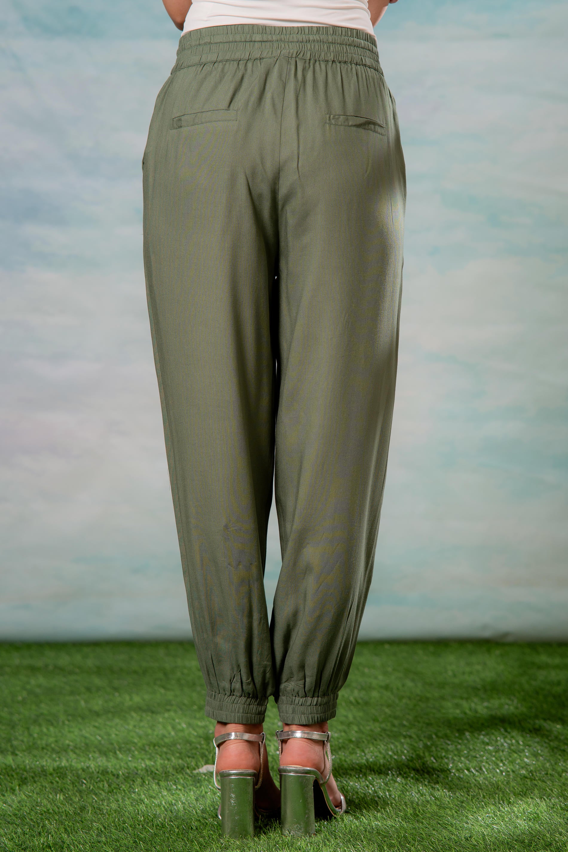 Lamora Women’s Olive Green Drawstring Jogger Pants