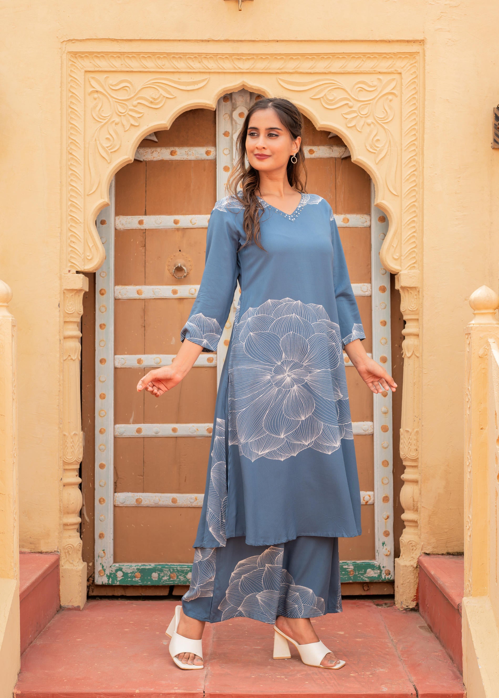 Women's Blue Floral Print Viscose Kurta & Pant Set with Sequin and Bead Work