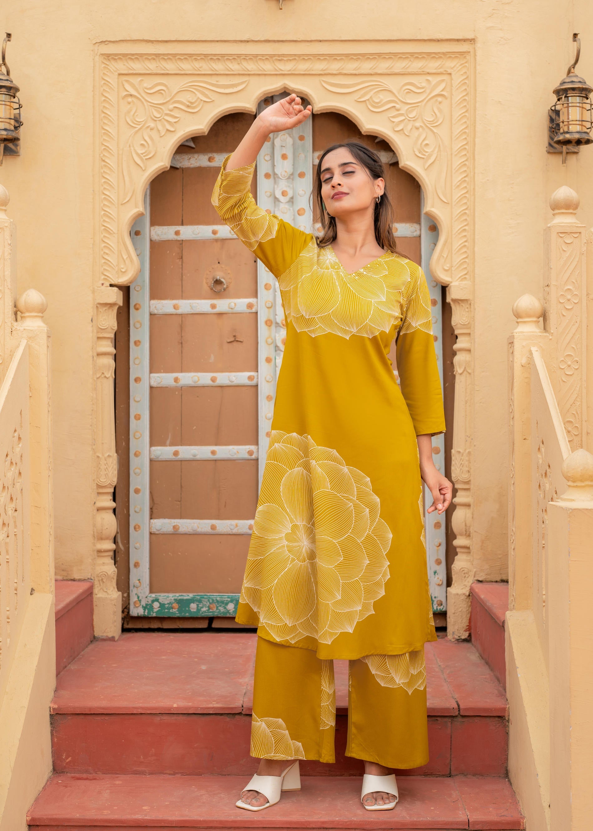 Women's Printed Mustard Blue Viscose Kurta With Pant