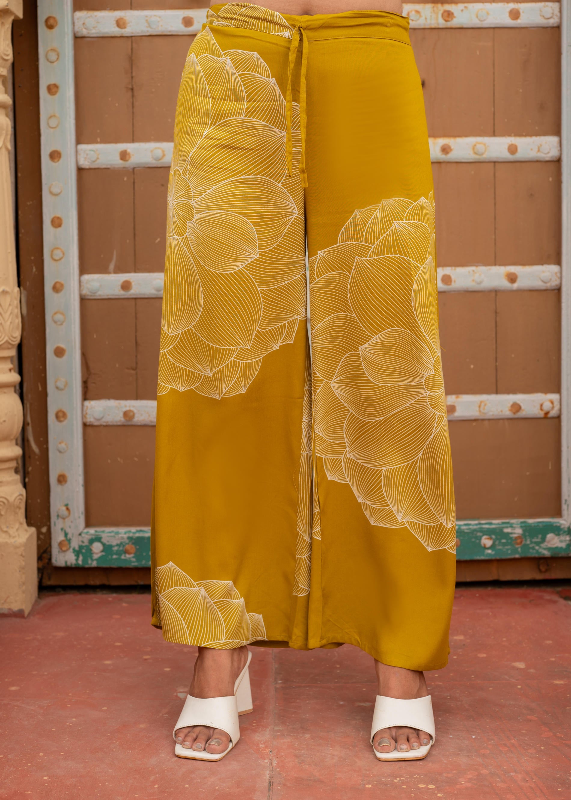 Women's Printed Mustard Blue Viscose Kurta With Pant