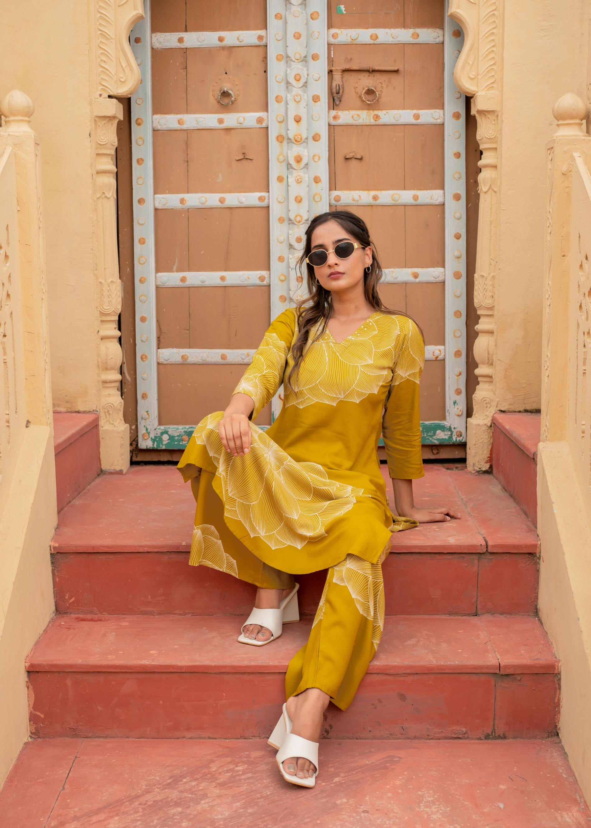 Women's Printed Mustard Blue Viscose Kurta With Pant