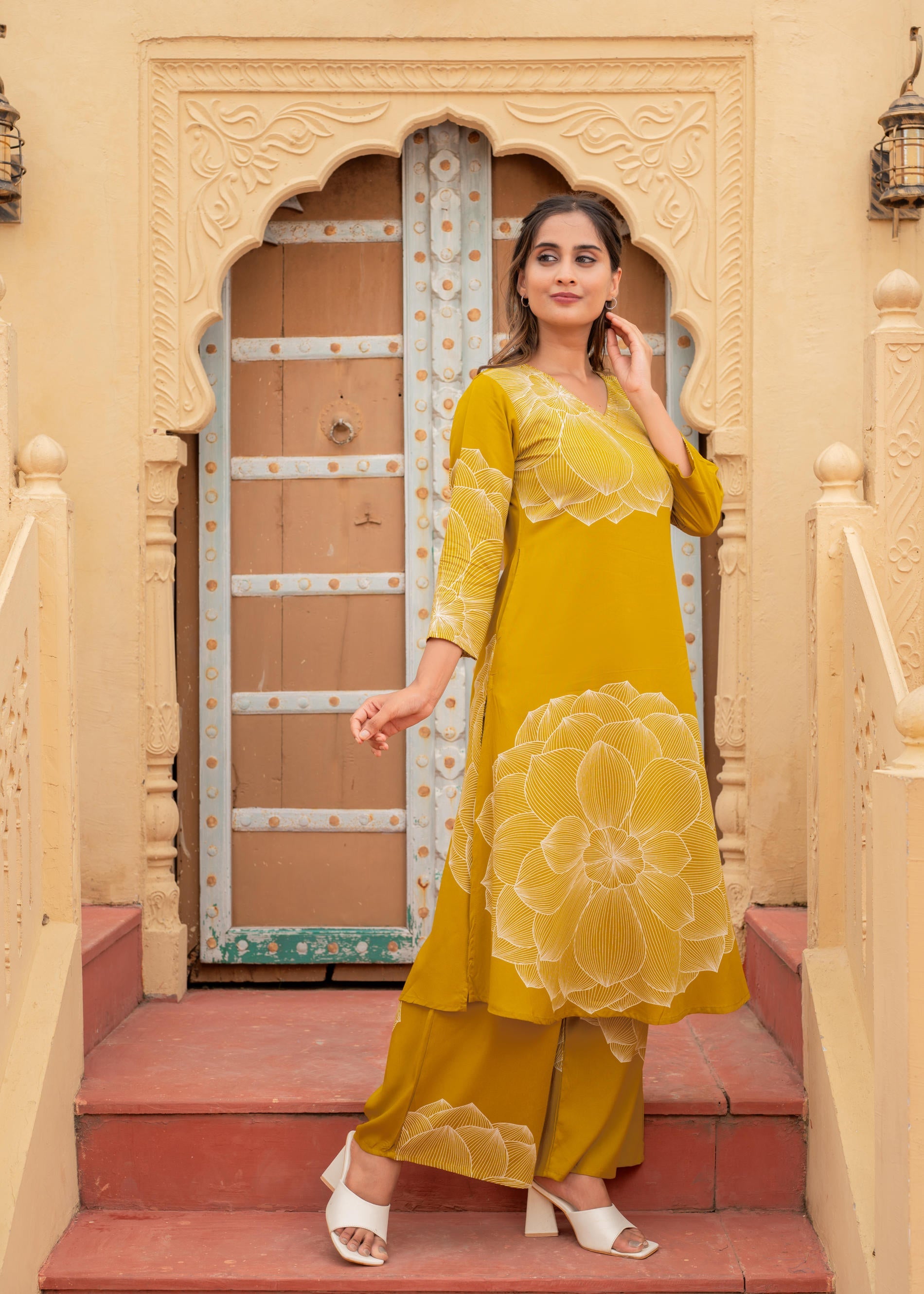 Women's Printed Mustard Blue Viscose Kurta With Pant