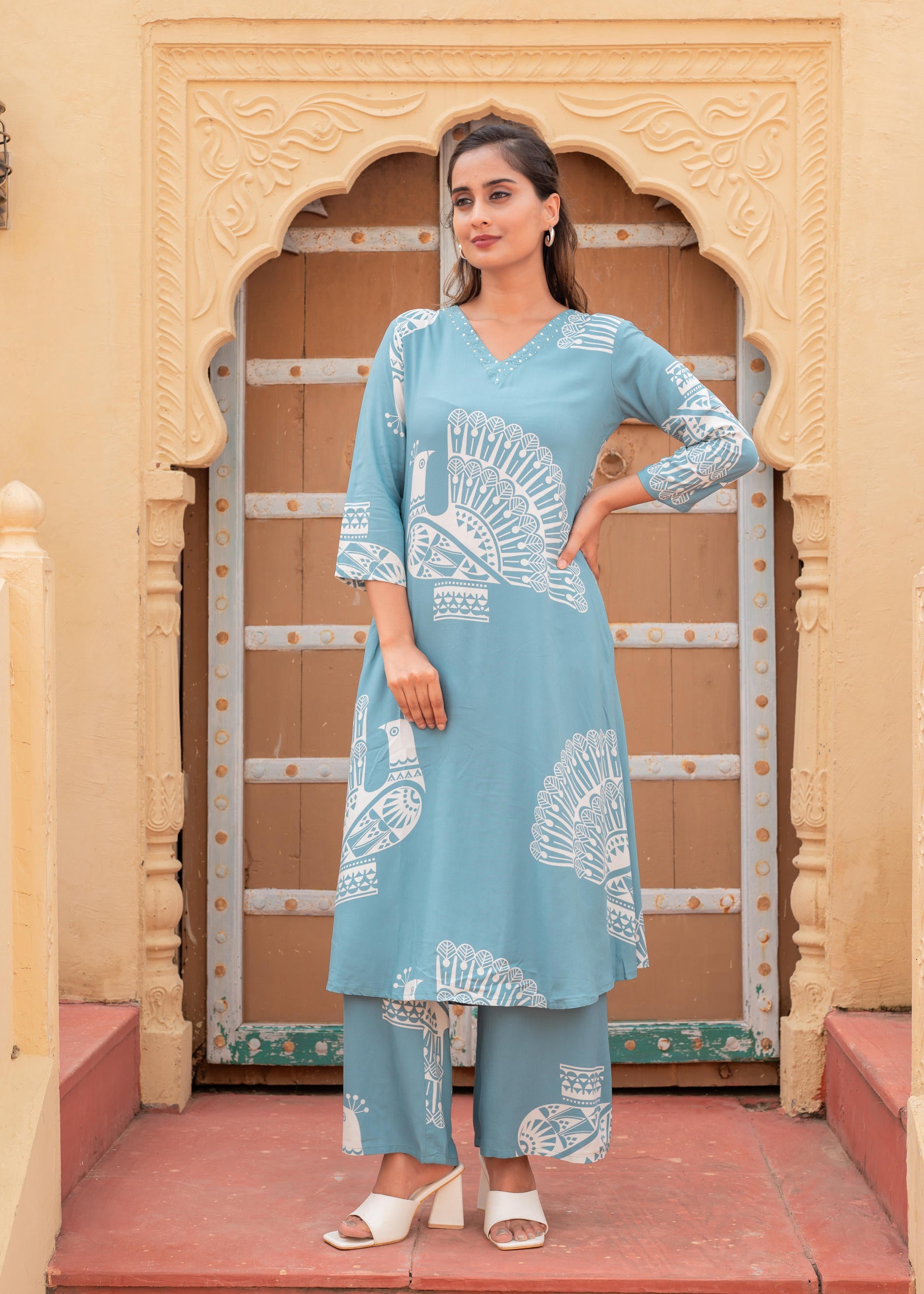 Women's Printed Powder Blue Viscose Kurta With Pant