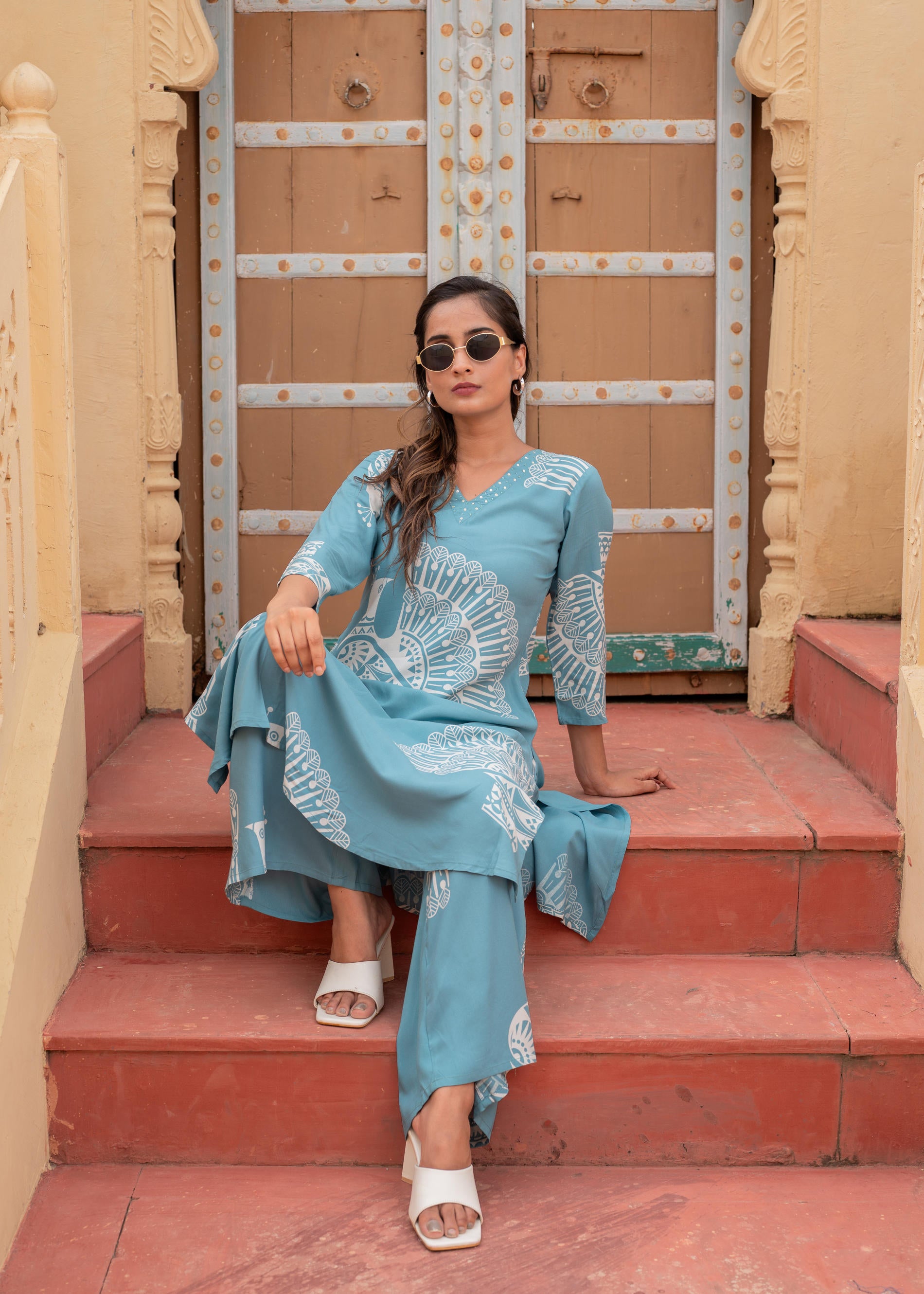 Women's Printed Powder Blue Viscose Kurta With Pant