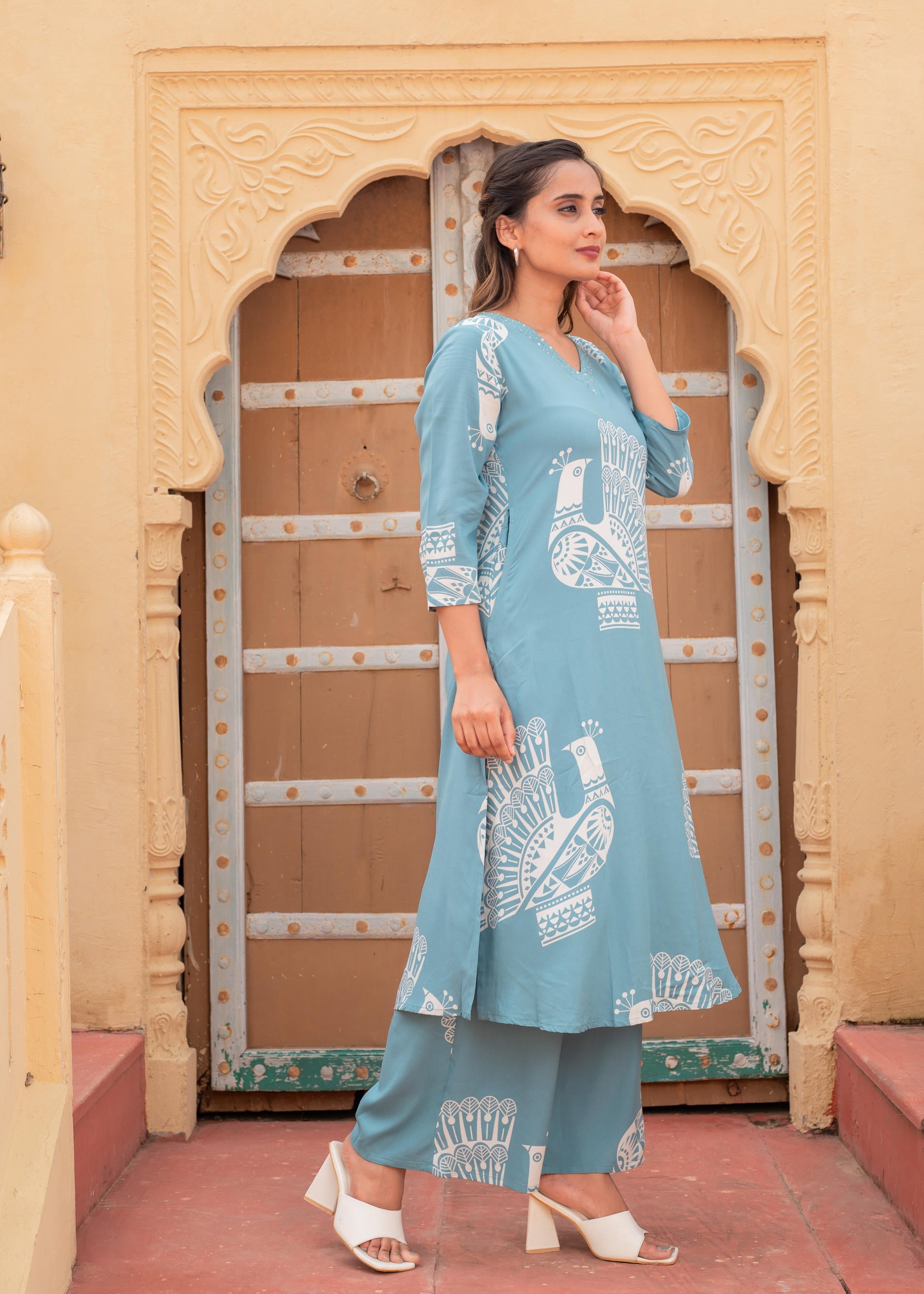 Women's Printed Powder Blue Viscose Kurta With Pant