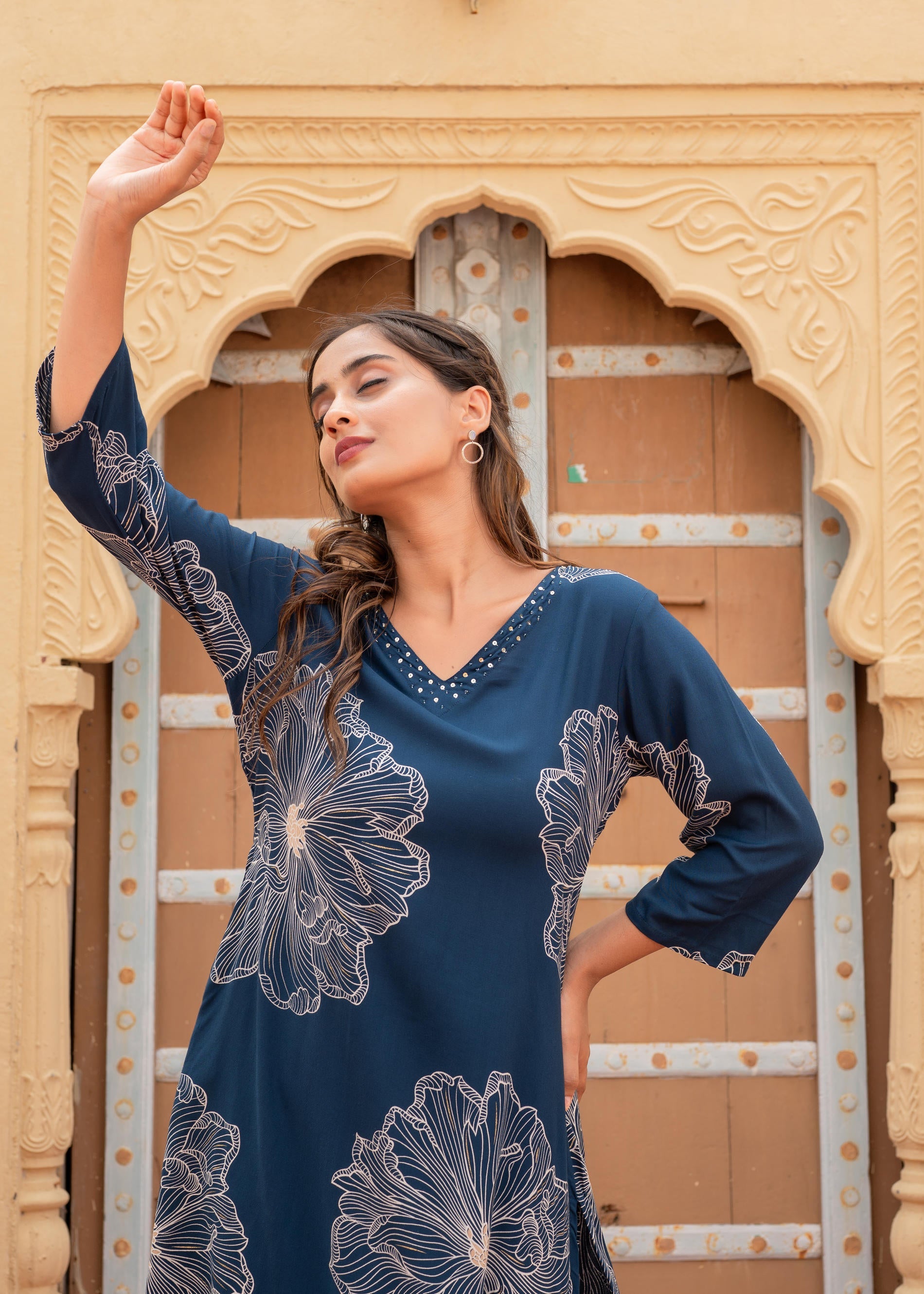 Women's Printed Navy Viscose Kurta With Pant