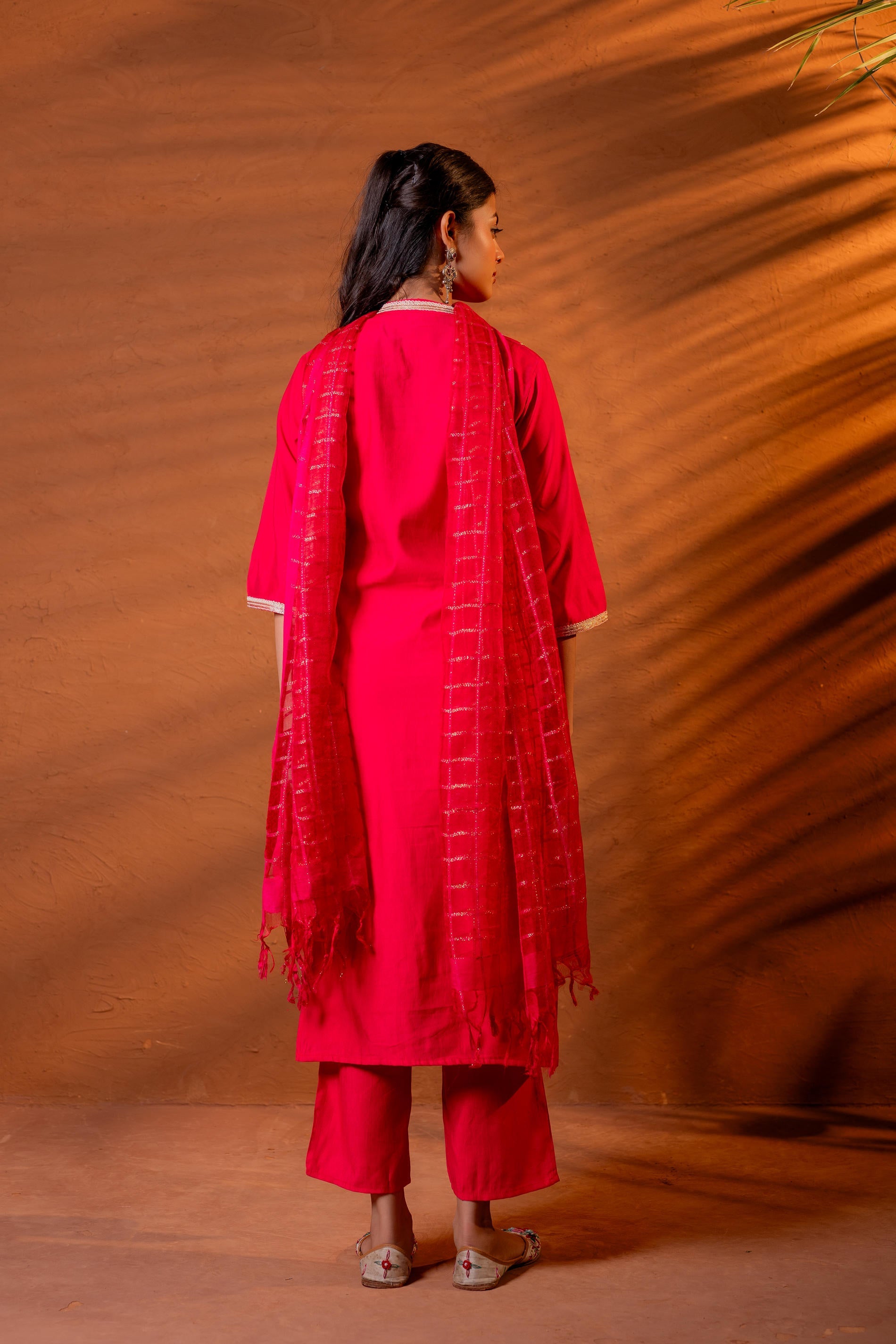 Fuchsia Embroidered Kurta Set with Zari Checked Dupatta