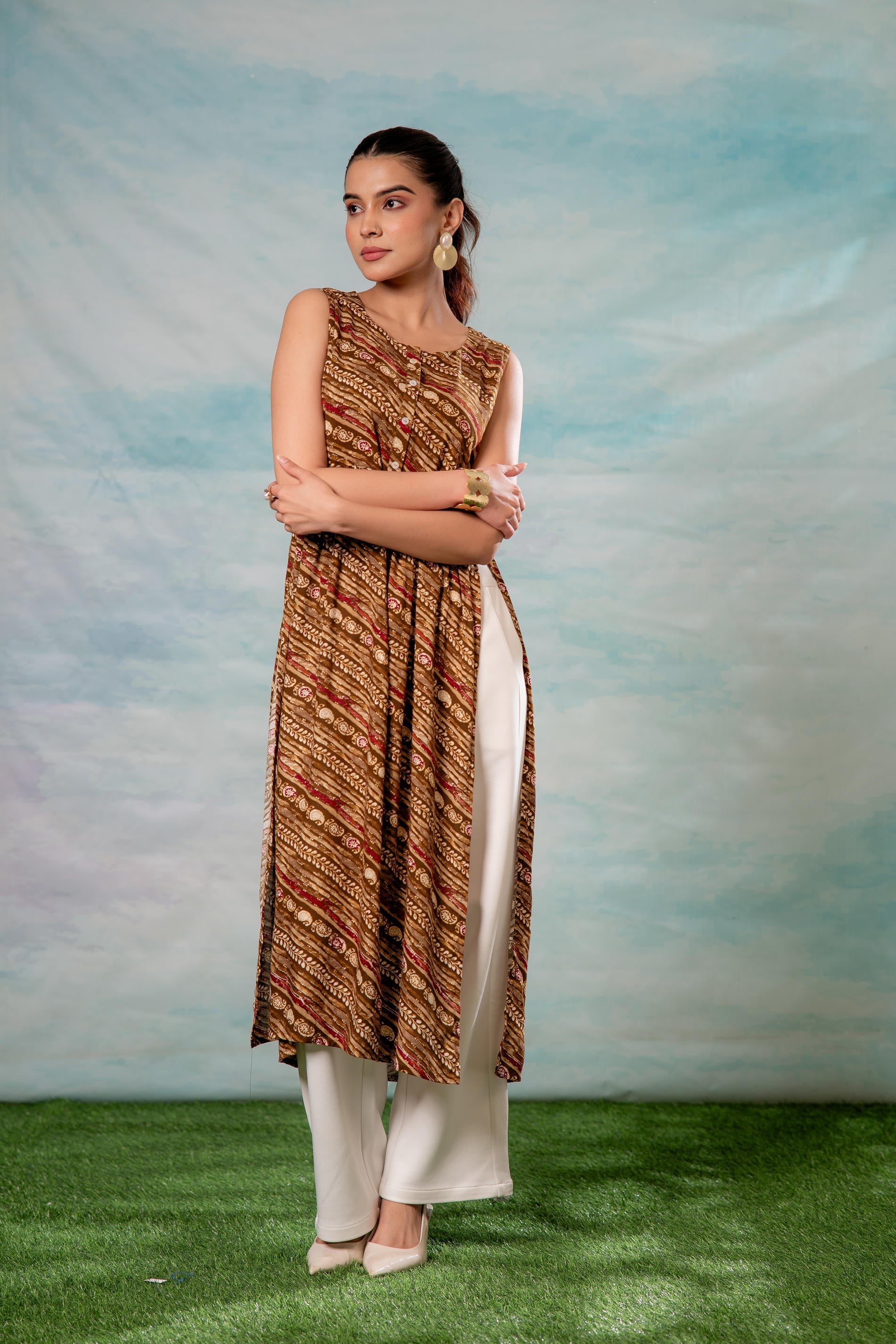 Women's Brown Ethnic Motif Printed Sleeveless Kurta