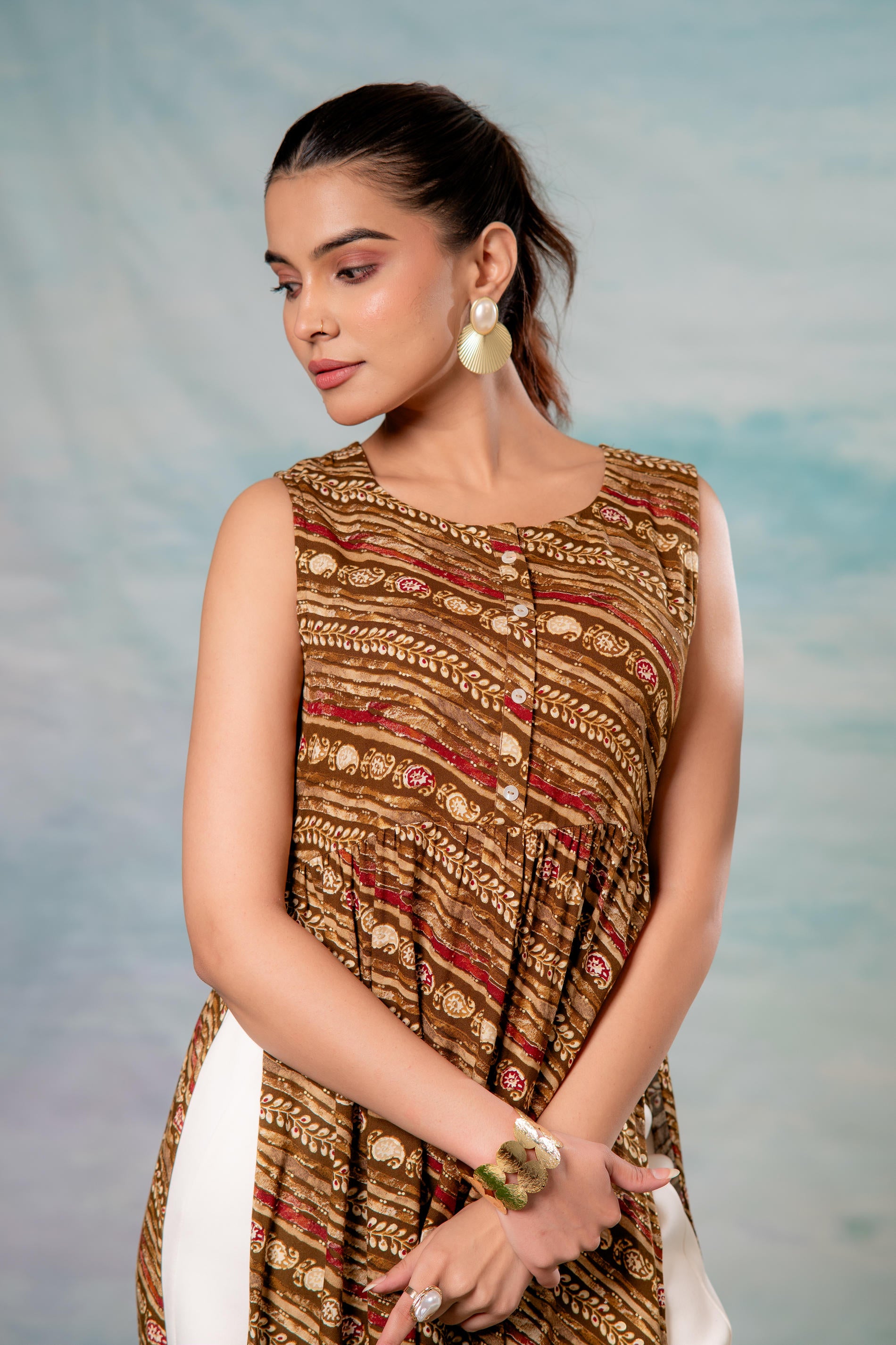 Women's Brown Ethnic Motif Printed Sleeveless Kurta