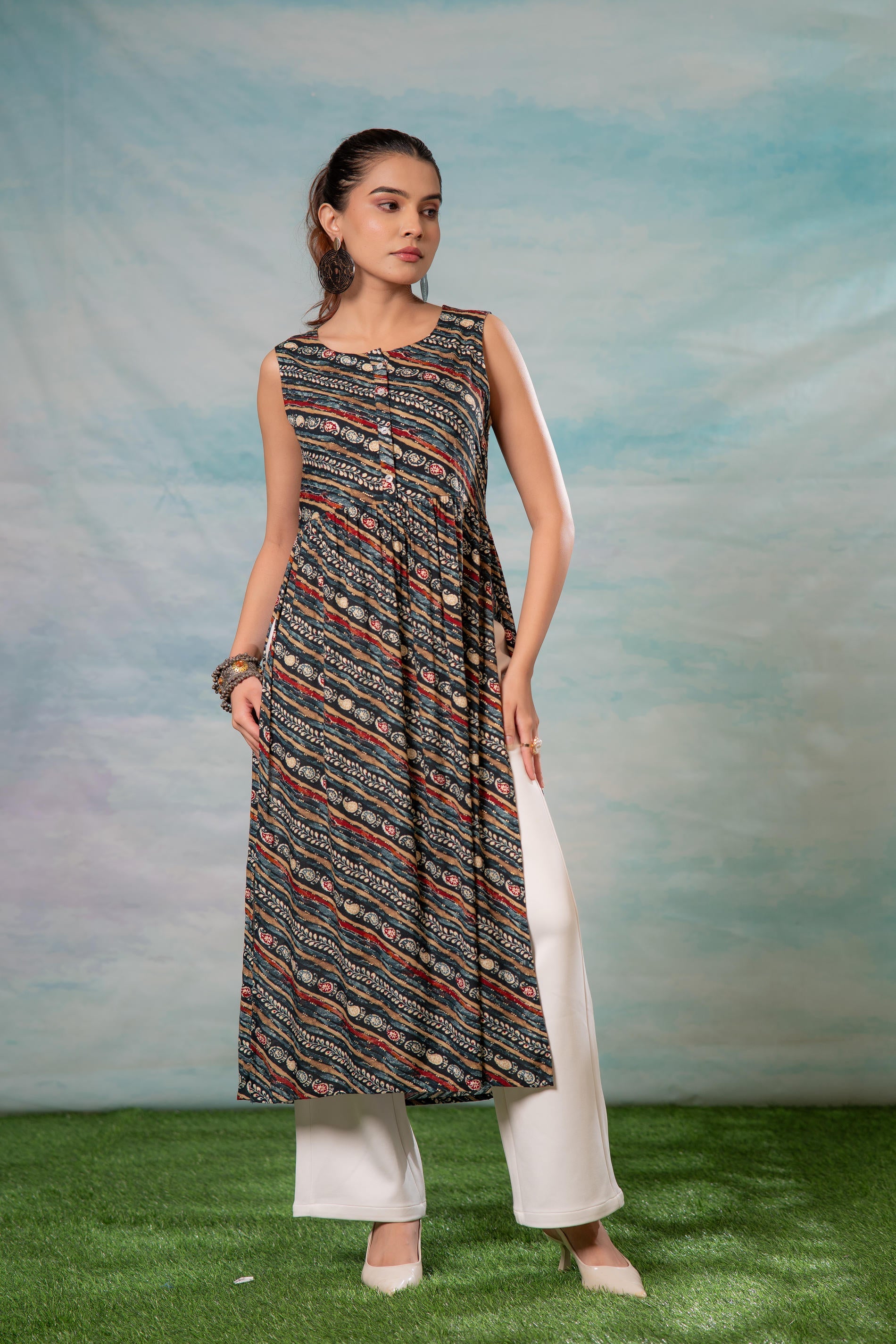 Women's Navy Ethnic Motif Printed Sleeveless Kurta