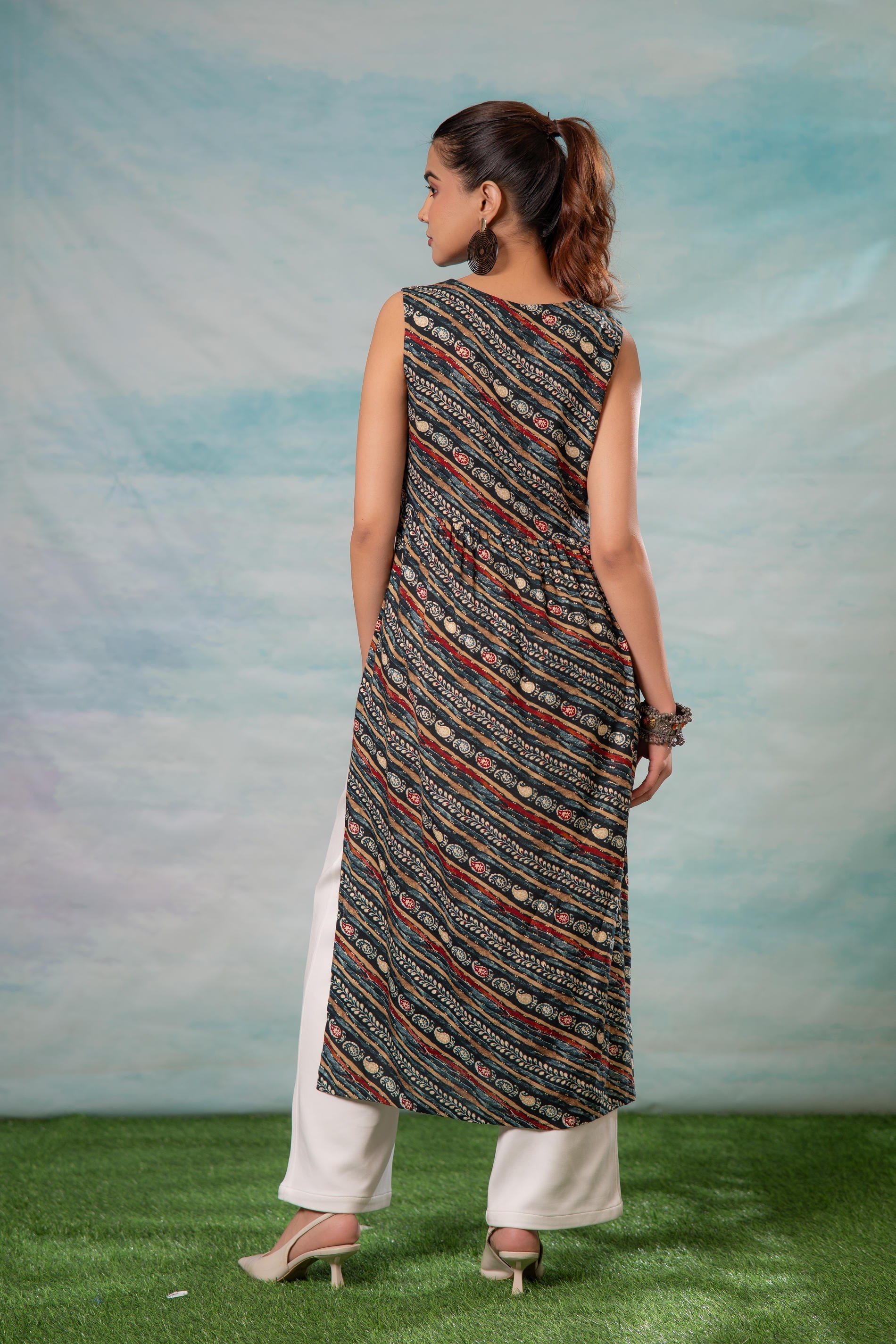 Women's Navy Ethnic Motif Printed Sleeveless Kurta