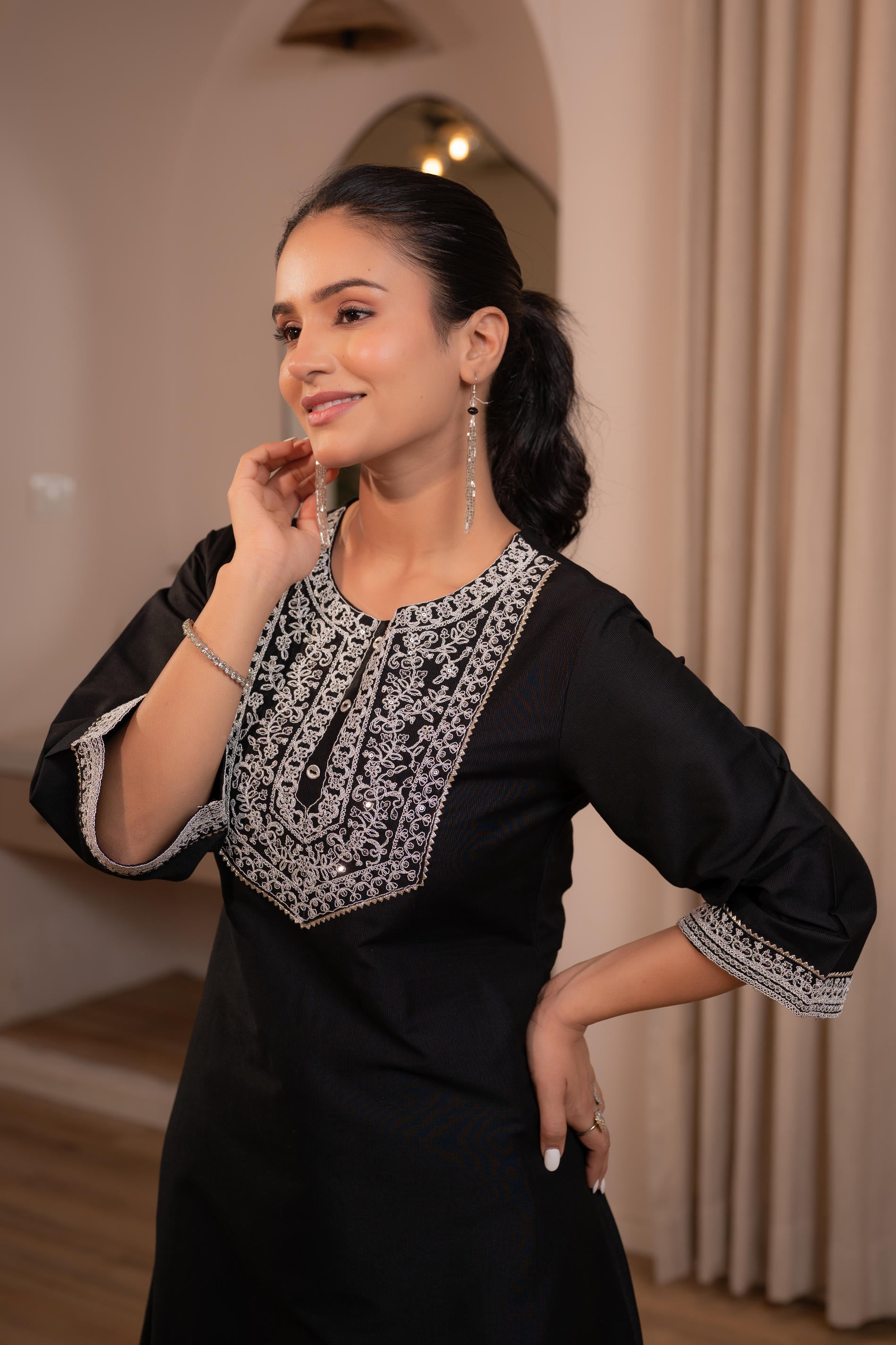 Noir Kashida Kurta