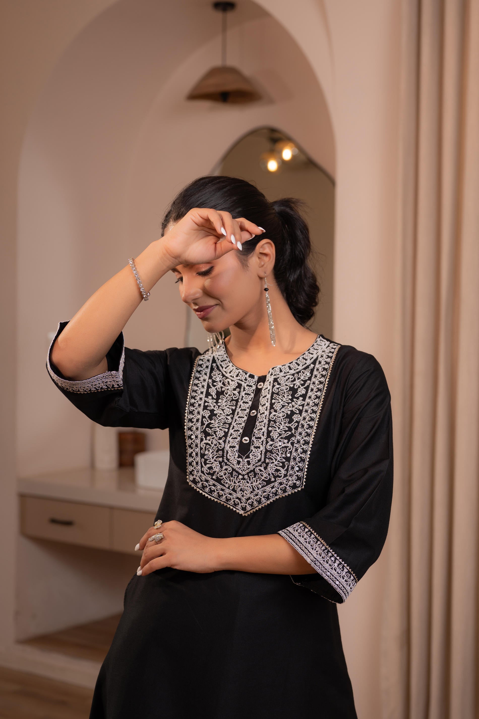 Noir Kashida Kurta