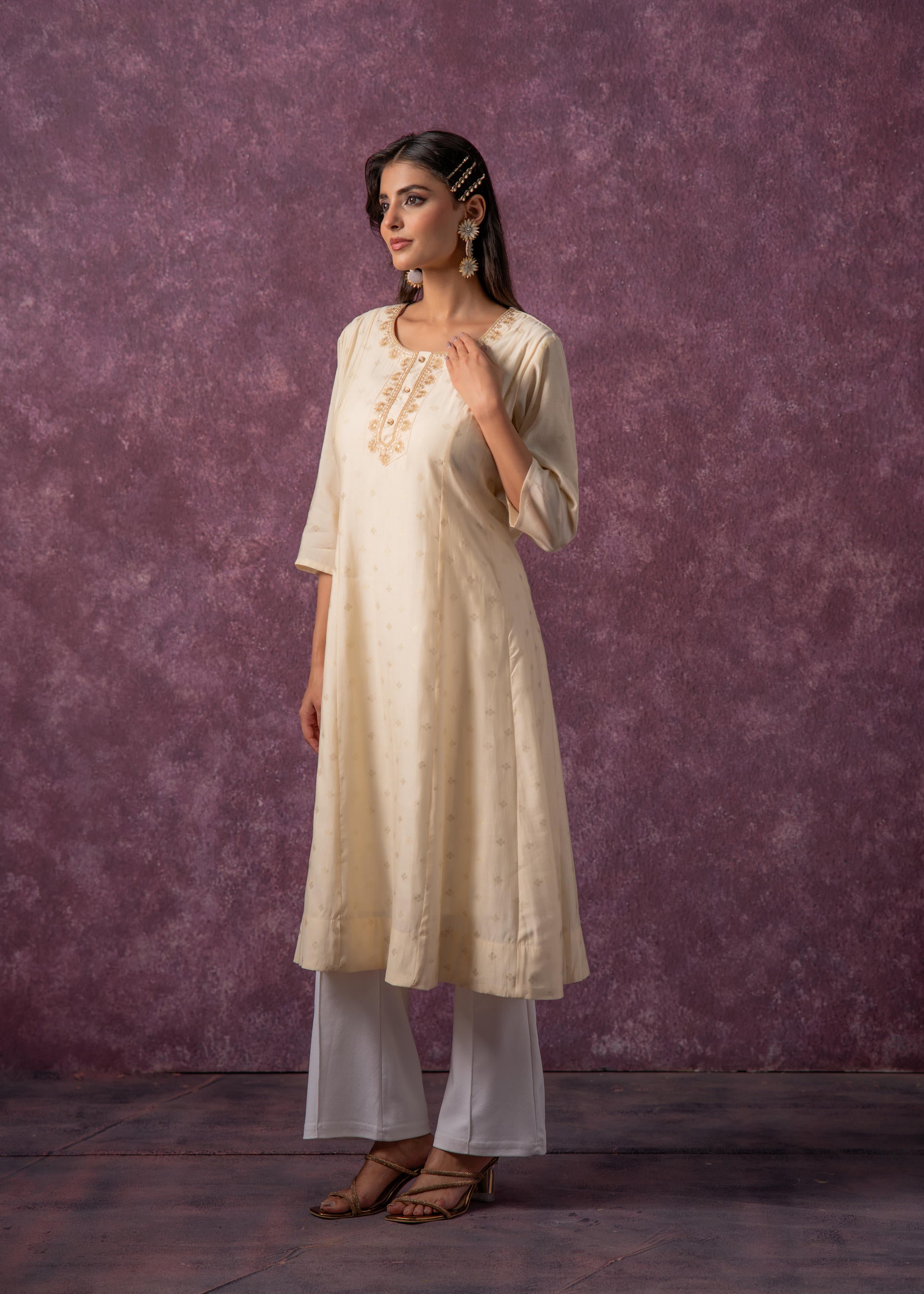 Ivory Glow Kurta Set with Subtle Zari Detailing