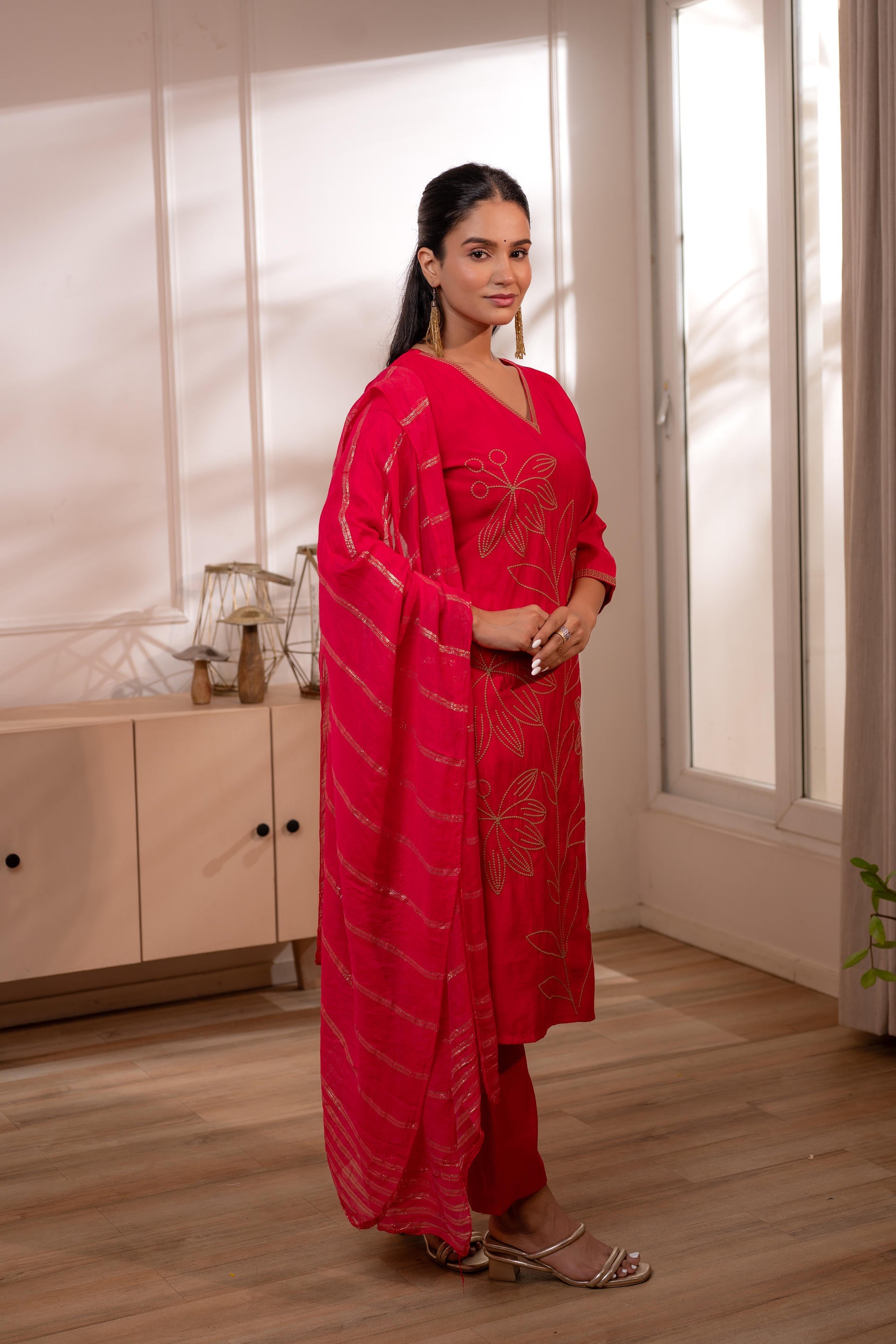 Fuchsia Solid Embroidered Straight Kurta Pant and Dupatta Set with Thread Work