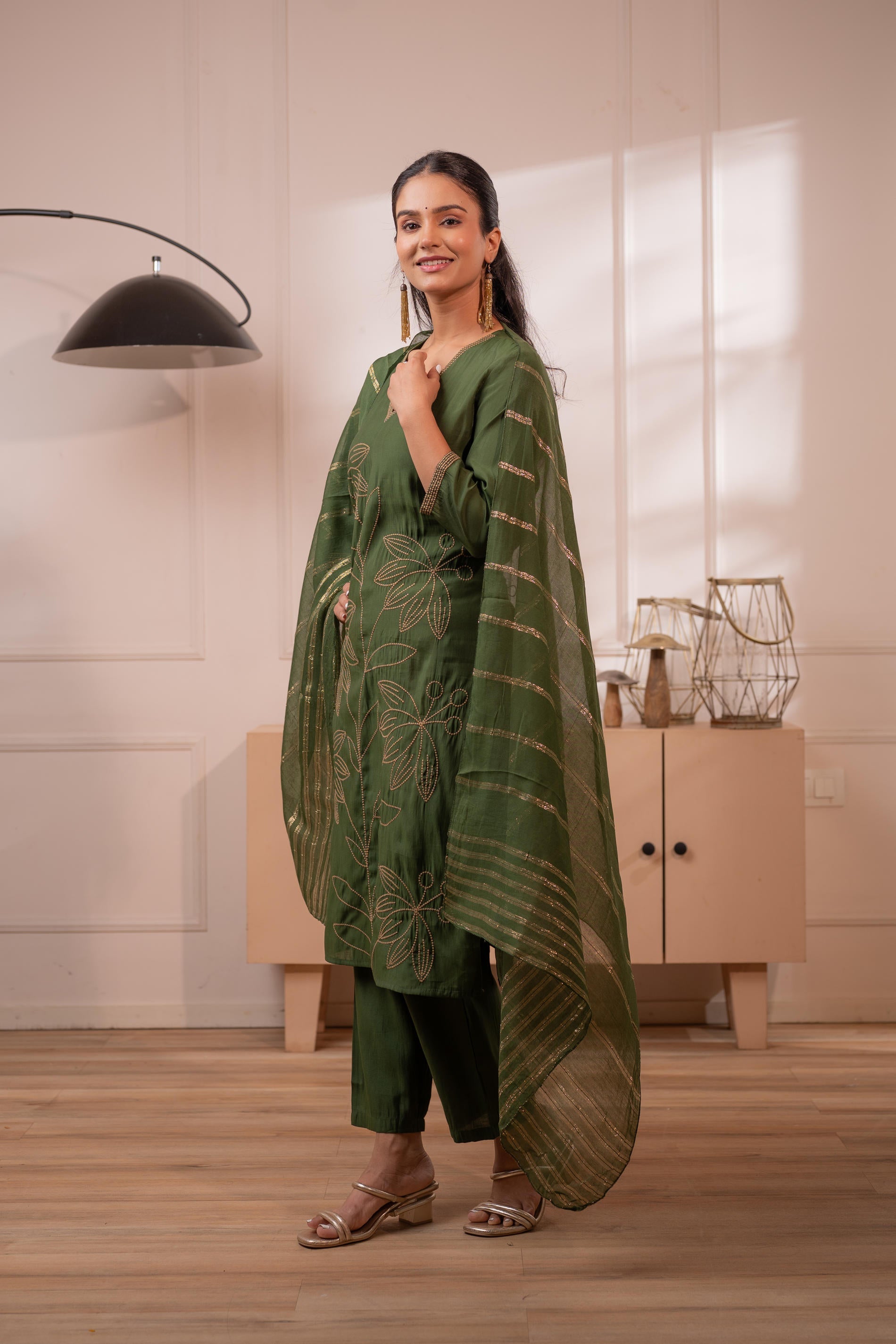Green Solid Embroidered Straight Kurta Pant and Dupatta Set with Thread Work