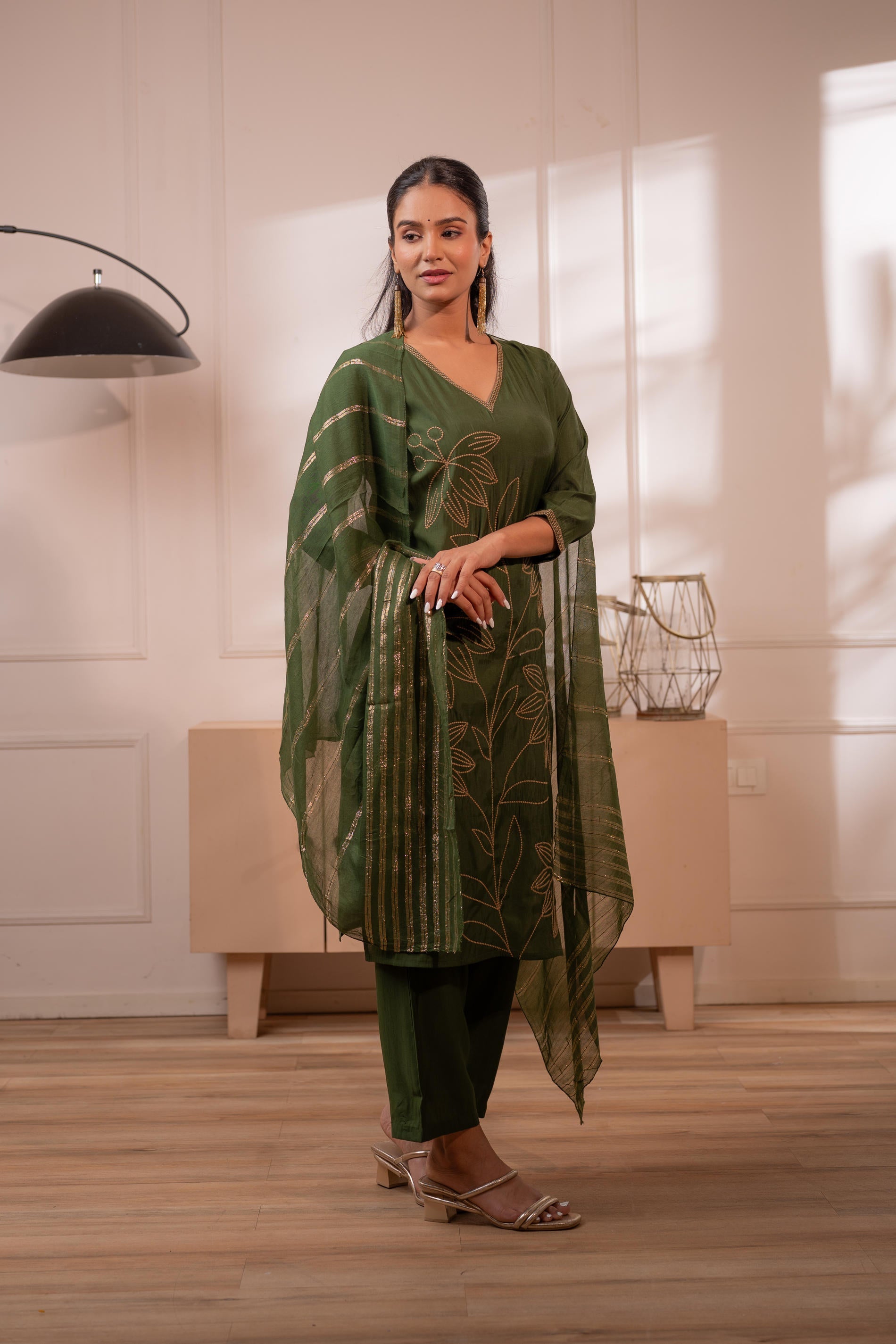 Green Solid Embroidered Straight Kurta Pant and Dupatta Set with Thread Work