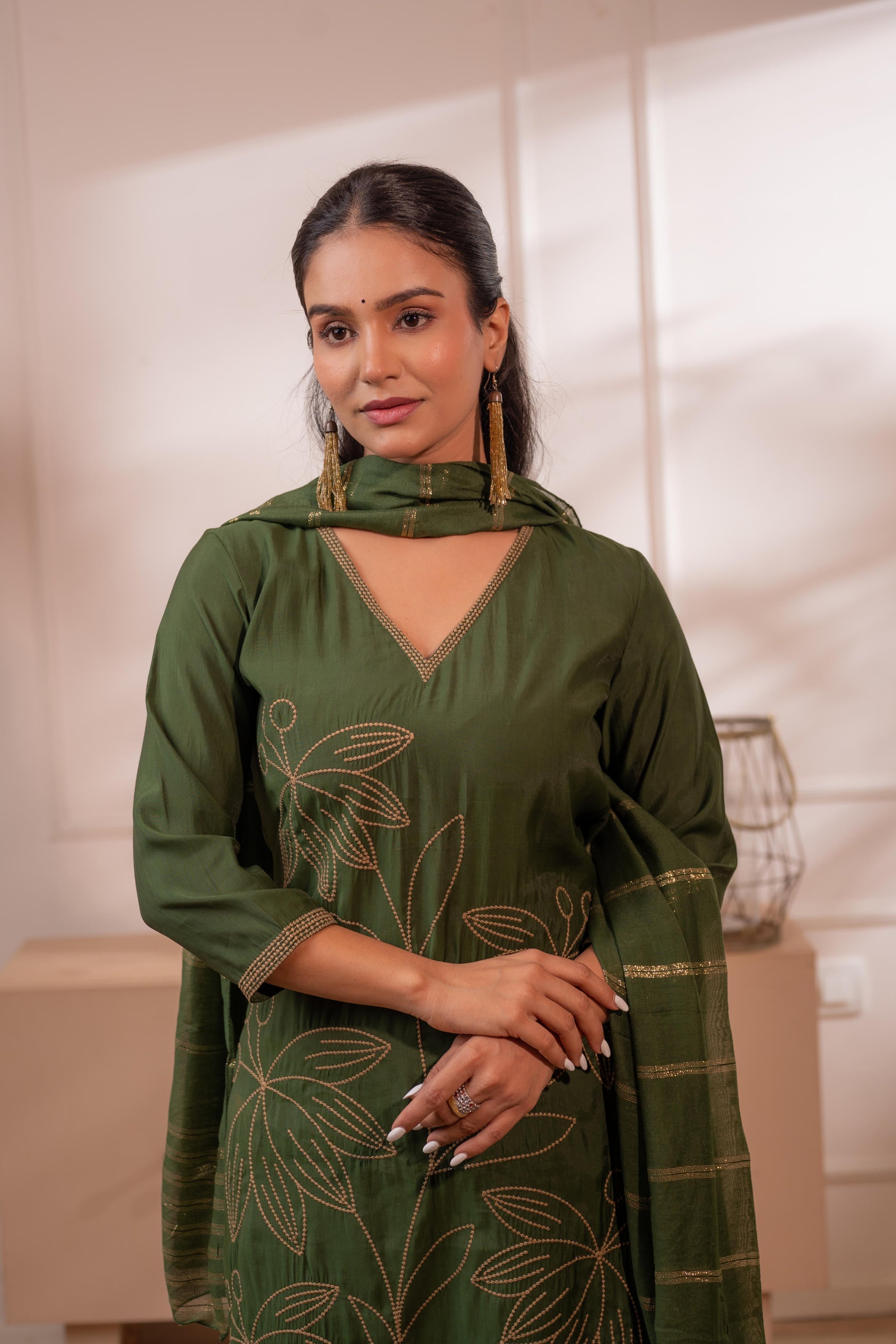 Green Solid Embroidered Straight Kurta Pant and Dupatta Set with Thread Work