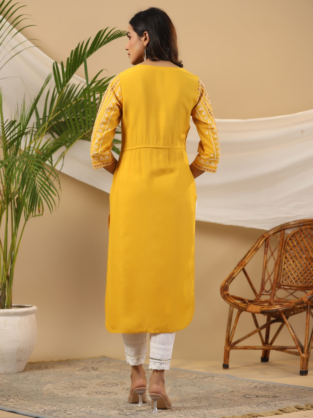 Juniper The Madhubala Women Mustard Geometric Printed Rayon Kurta With Contrast Beadwork Sequins & Tassels