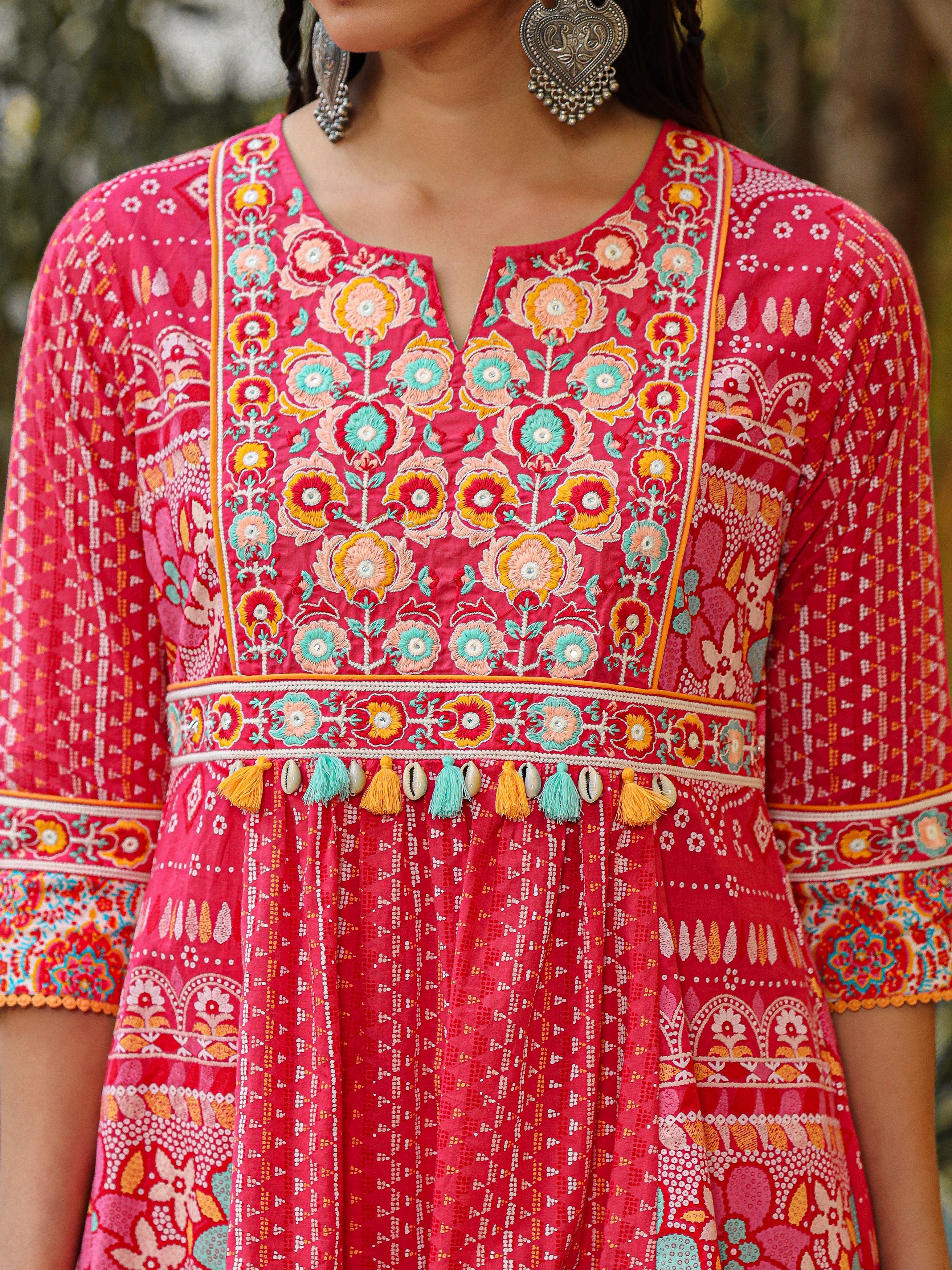 Juniper The Sujani Pink Floral Printed Pure Cotton Tunic With Thread Work