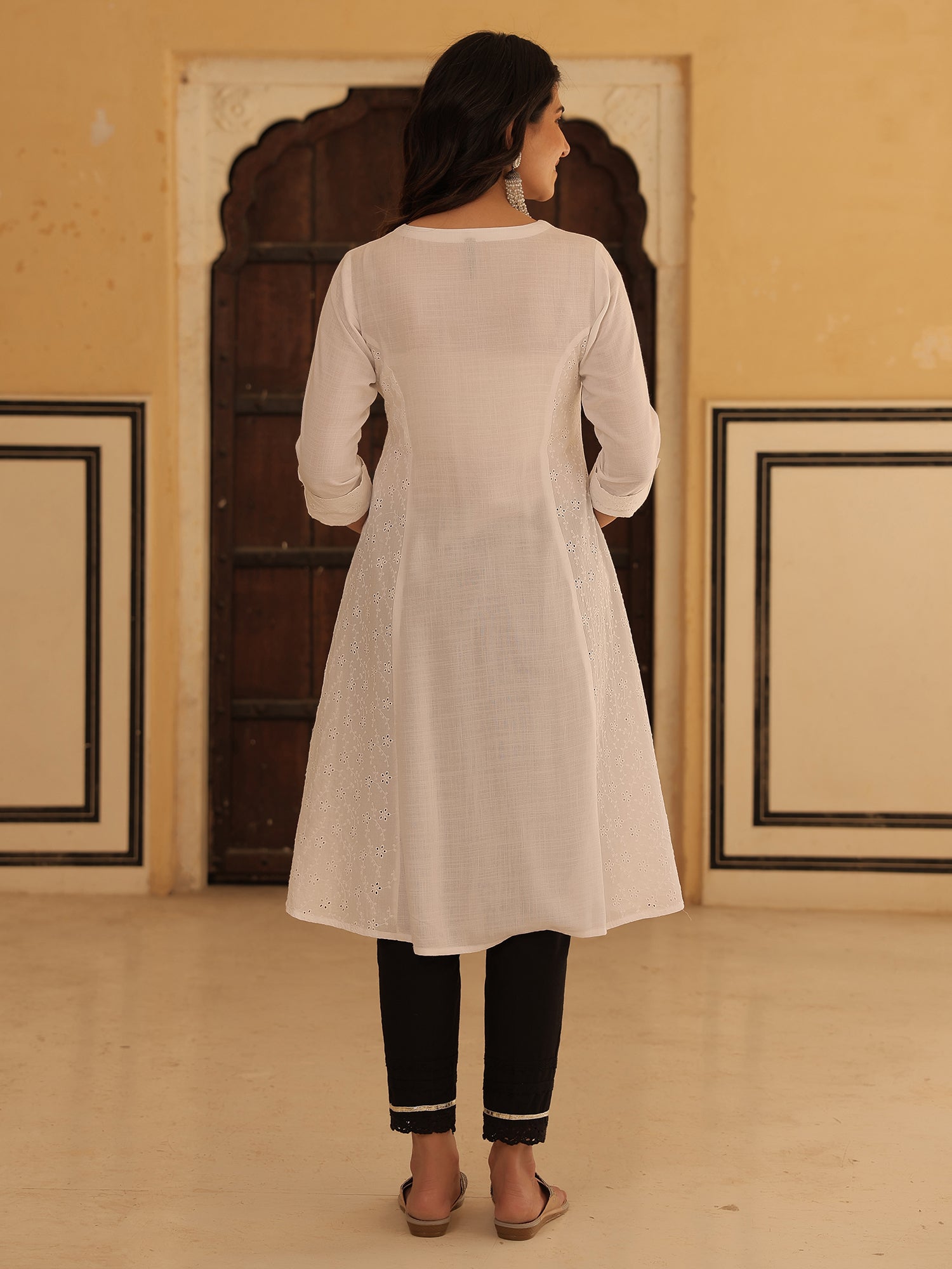 Juniper White Rayon Slub & Schiffli Soild A-Line Princess Cut Kurta