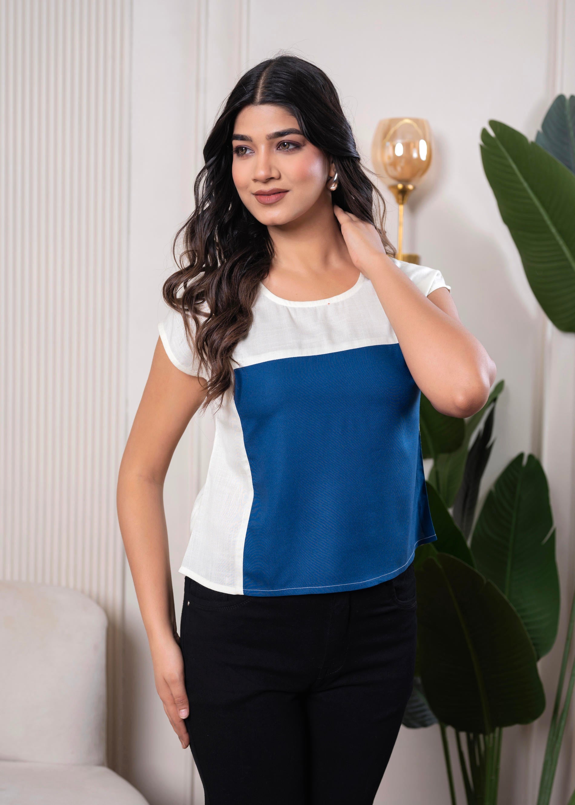 Lamora Off-White & Blue Colorblock Casual Top