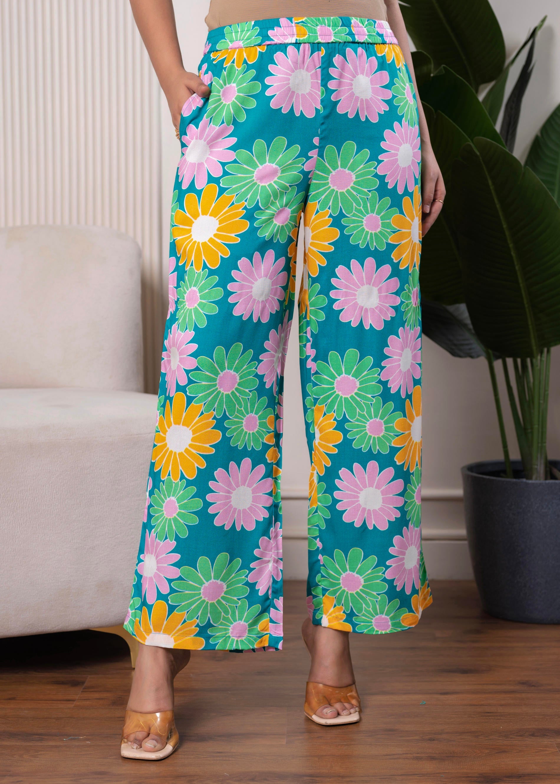 Lamora Tropical Daisy Co-ord Set