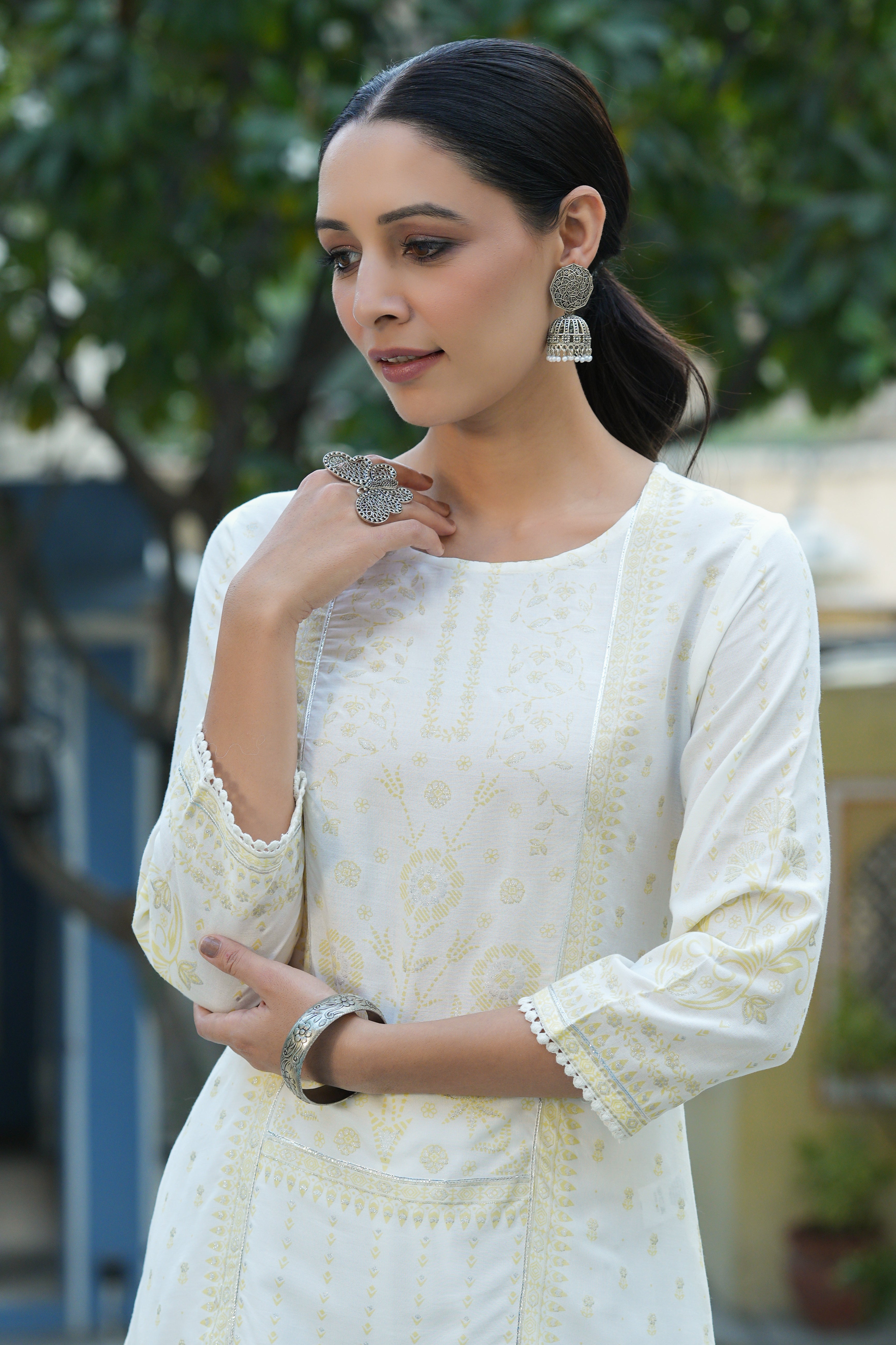 Juniper Off-white LIVA Printed Straight Kurta
