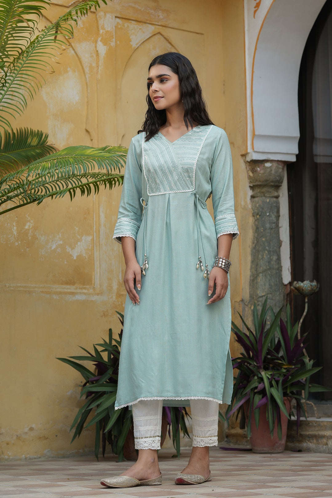 Juniper Women's Mint blue Rayon Slub Solid Embroidered Stright Kurta
