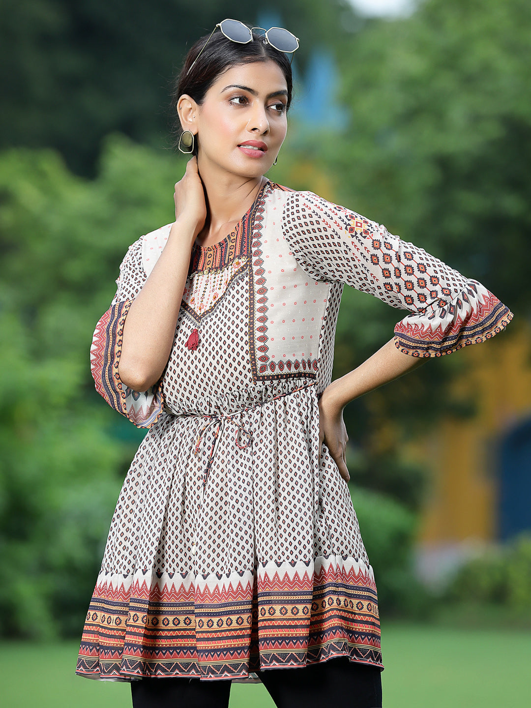 Juniper Women's Ivory Georgette Geometric Printed Tunic