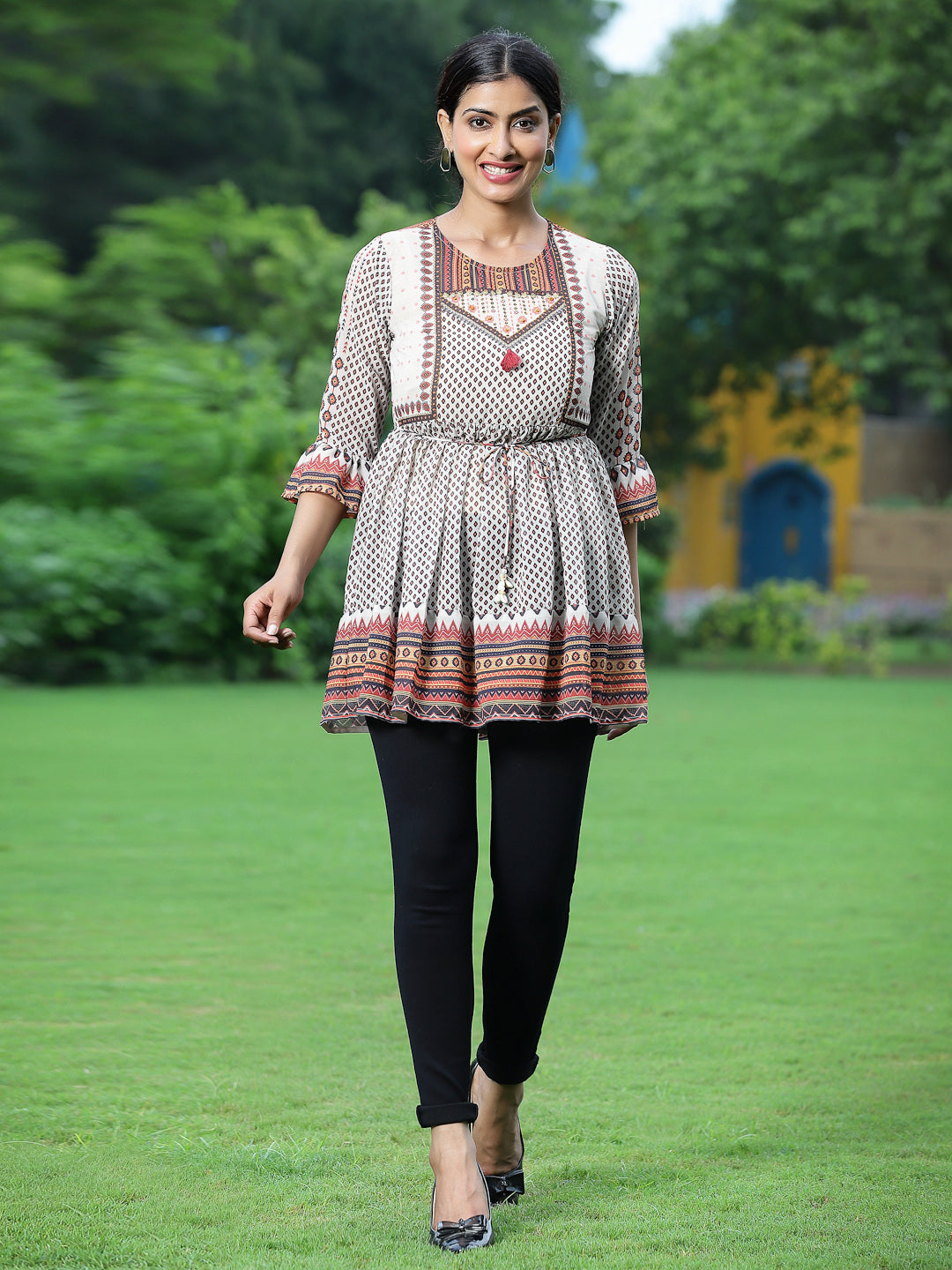 Juniper Women's Ivory Georgette Geometric Printed Tunic