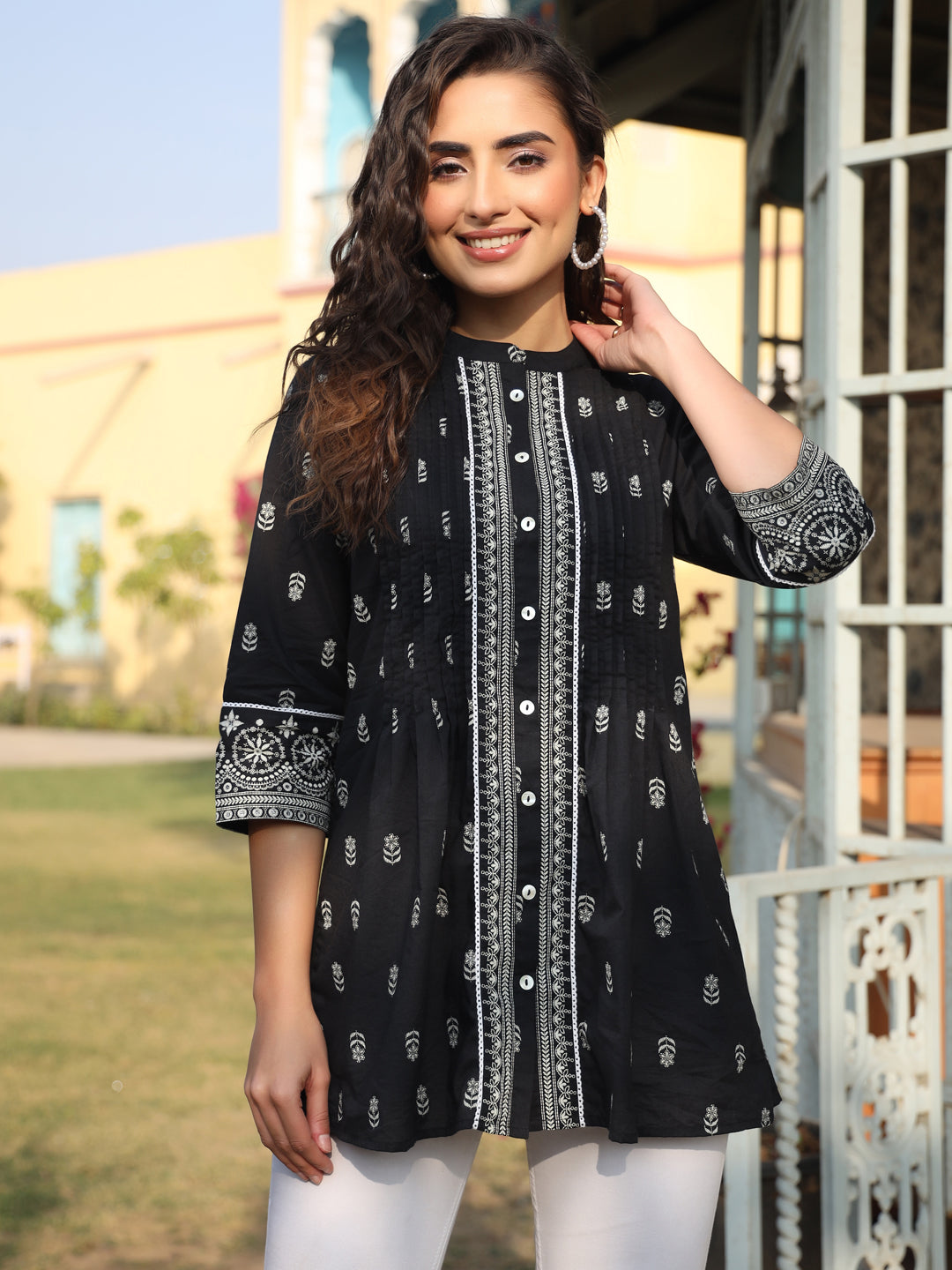 Juniper Women’s Black Cambric Floral Printed Tunic