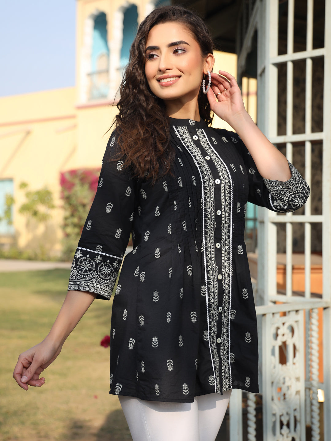 Juniper Women’s Black Cambric Floral Printed Tunic