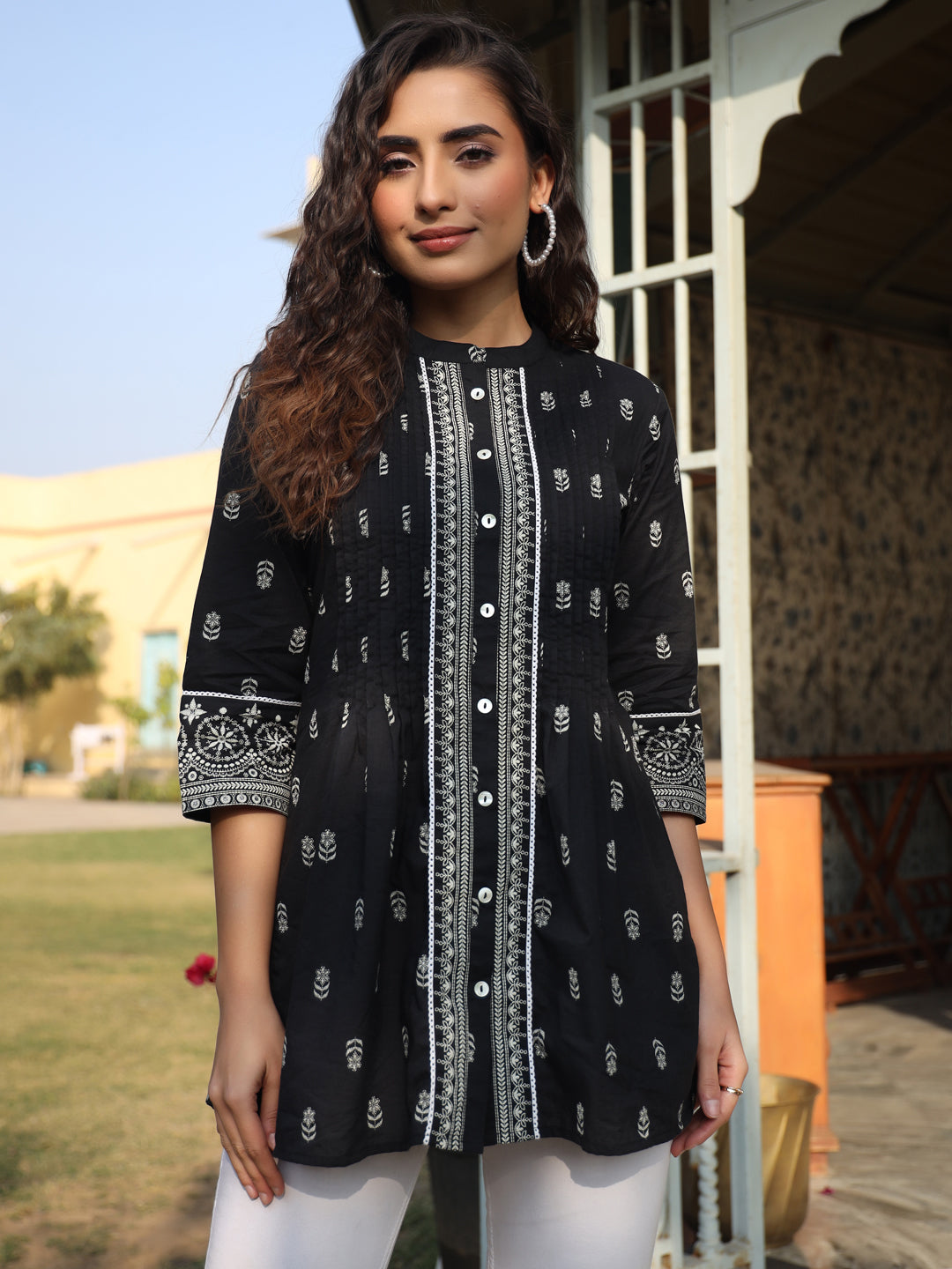 Juniper Women’s Black Cambric Floral Printed Tunic