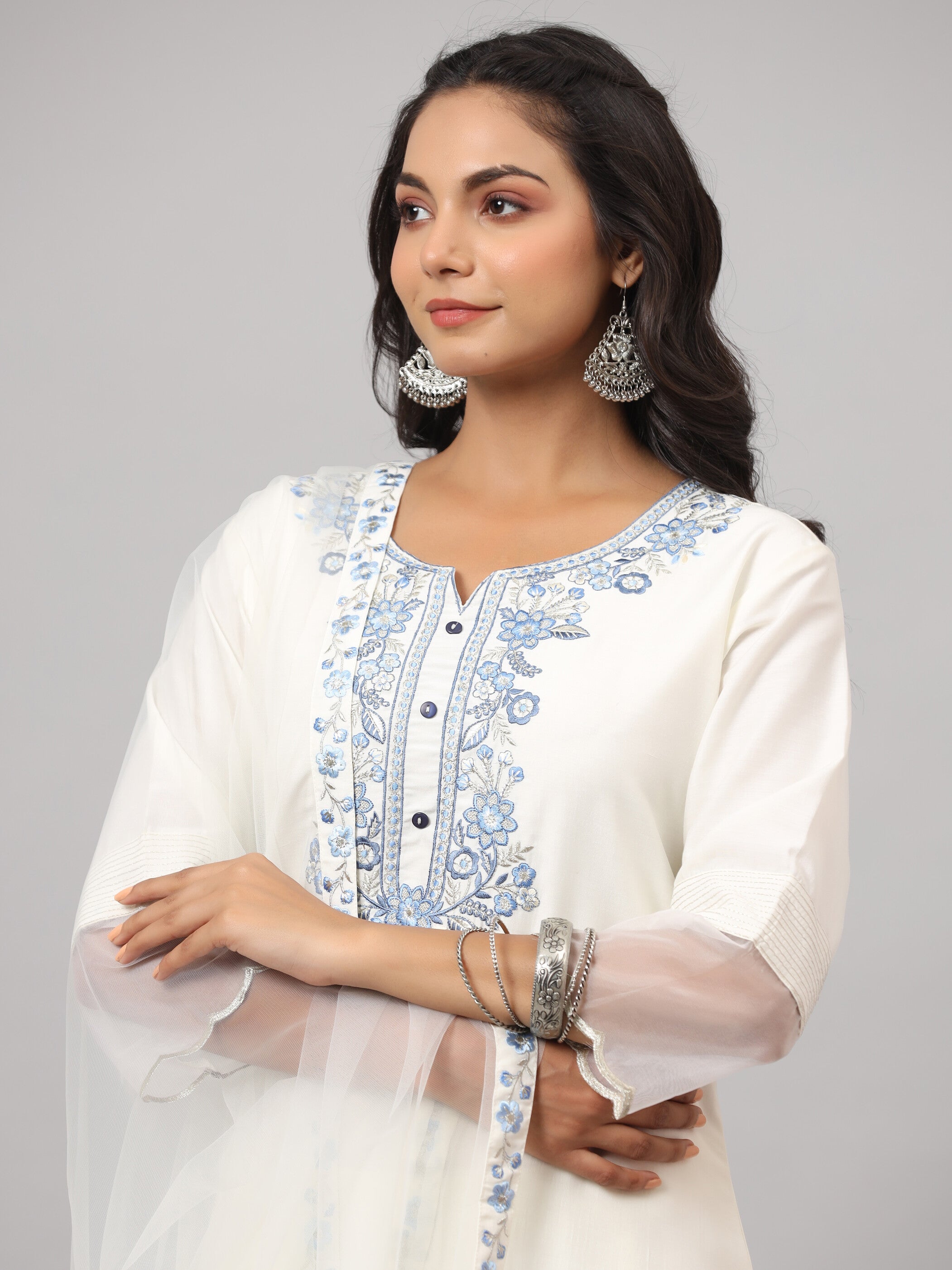 Juniper Women White Chinnon Solid Embroidered Kurta Set