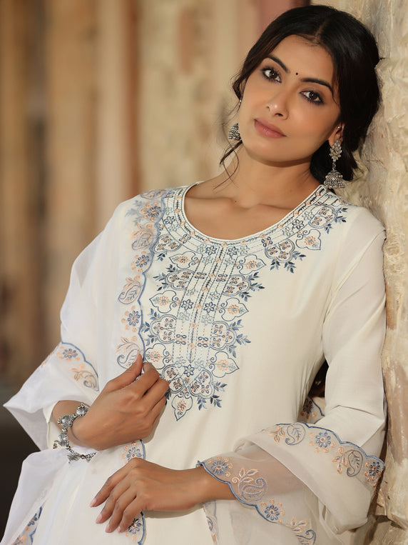 Juniper Women White Chinnon Solid Embroidered Kurta Set